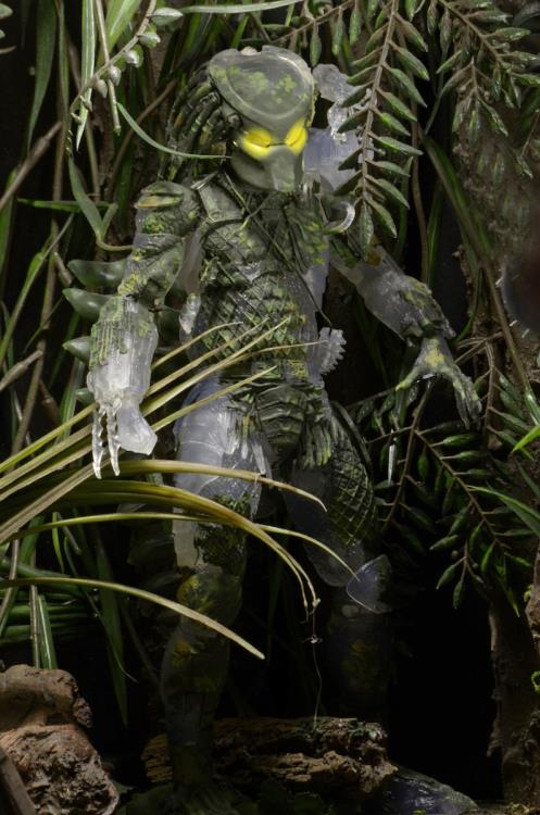 NECA Predator 30th Anniversary Jungle Demon Action Figure - Collectible Predator Toy for Fans, Movie Replica with Detailed Sculpt - Perfect for Display, Gifts, and Action Figure Collections