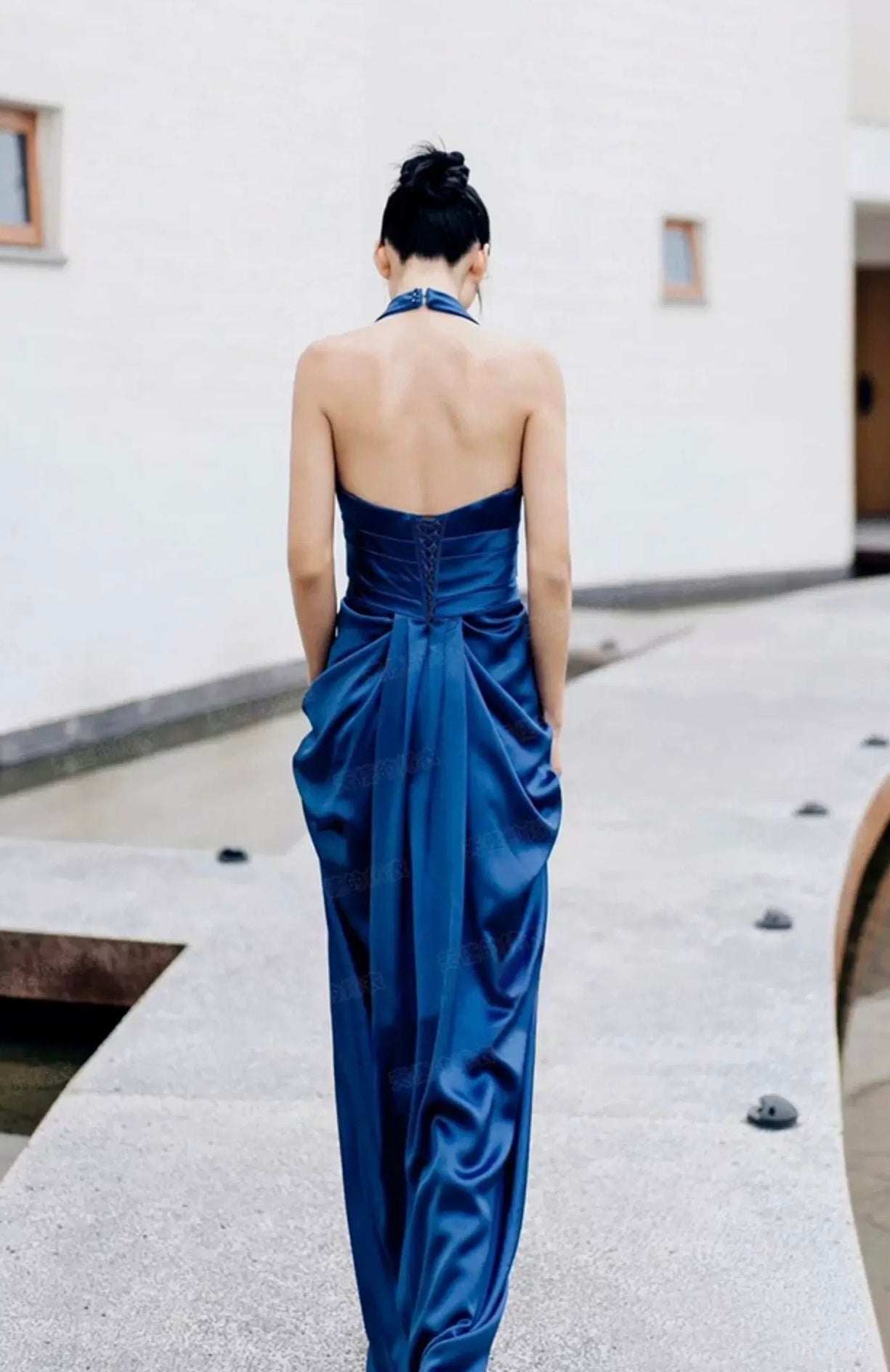 Elegant Halter V-Neck Long Prom Dress for Women - Formal Evening Gown J5538 | Perfect for Homecoming, Ball, Wedding & Special Occasions