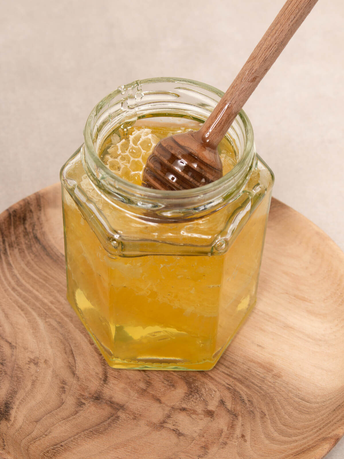 Premium Walnut Wood Honey Dipper - Natural Wooden Honey Stirrer for Tea, Coffee & Baking - Handcrafted Kitchen Utensil for Drizzling & Serving Honey