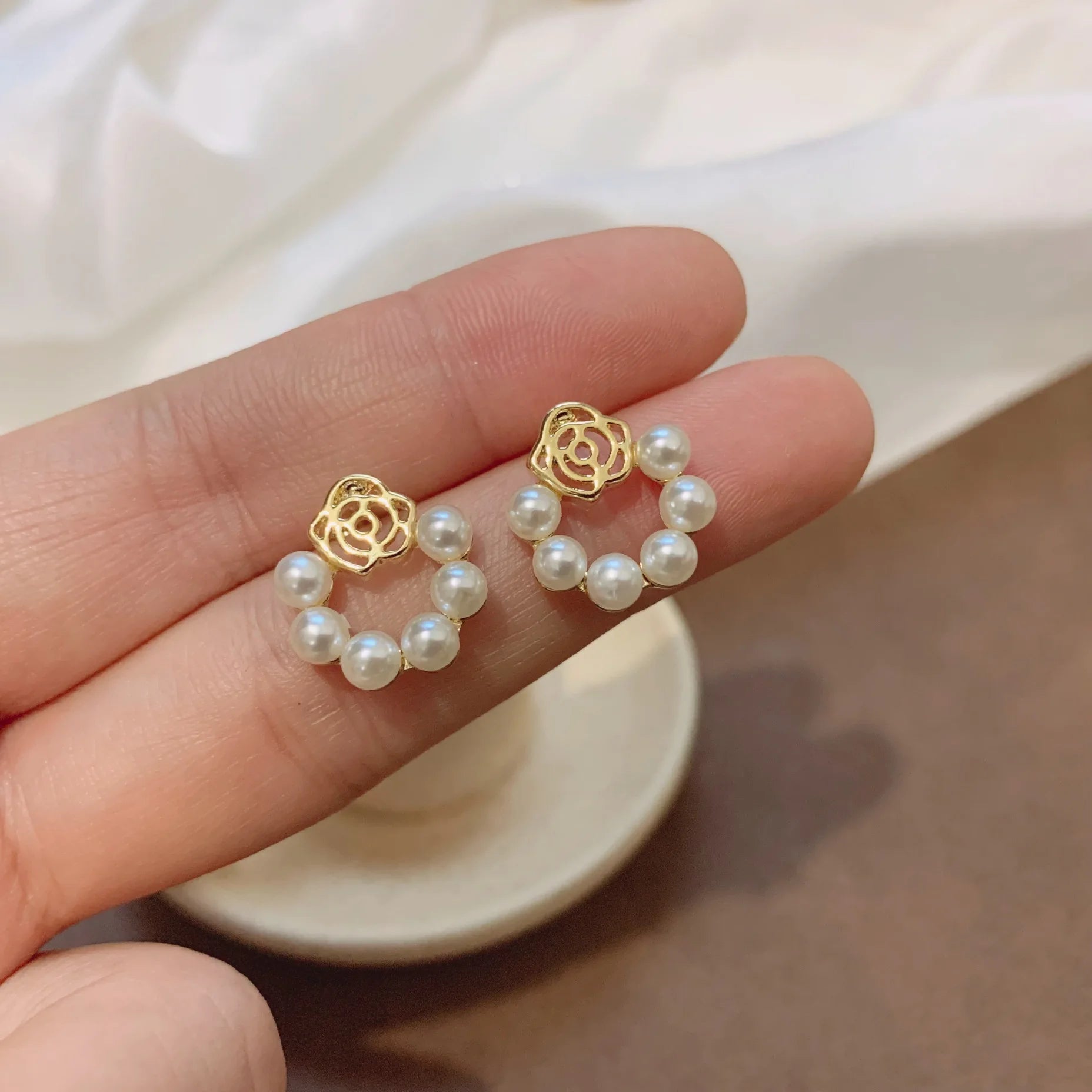 Elegant Heart-Shaped Stud Earrings for Women - Perfect for Valentine's Day, Anniversary & Romantic Date Night Gifts