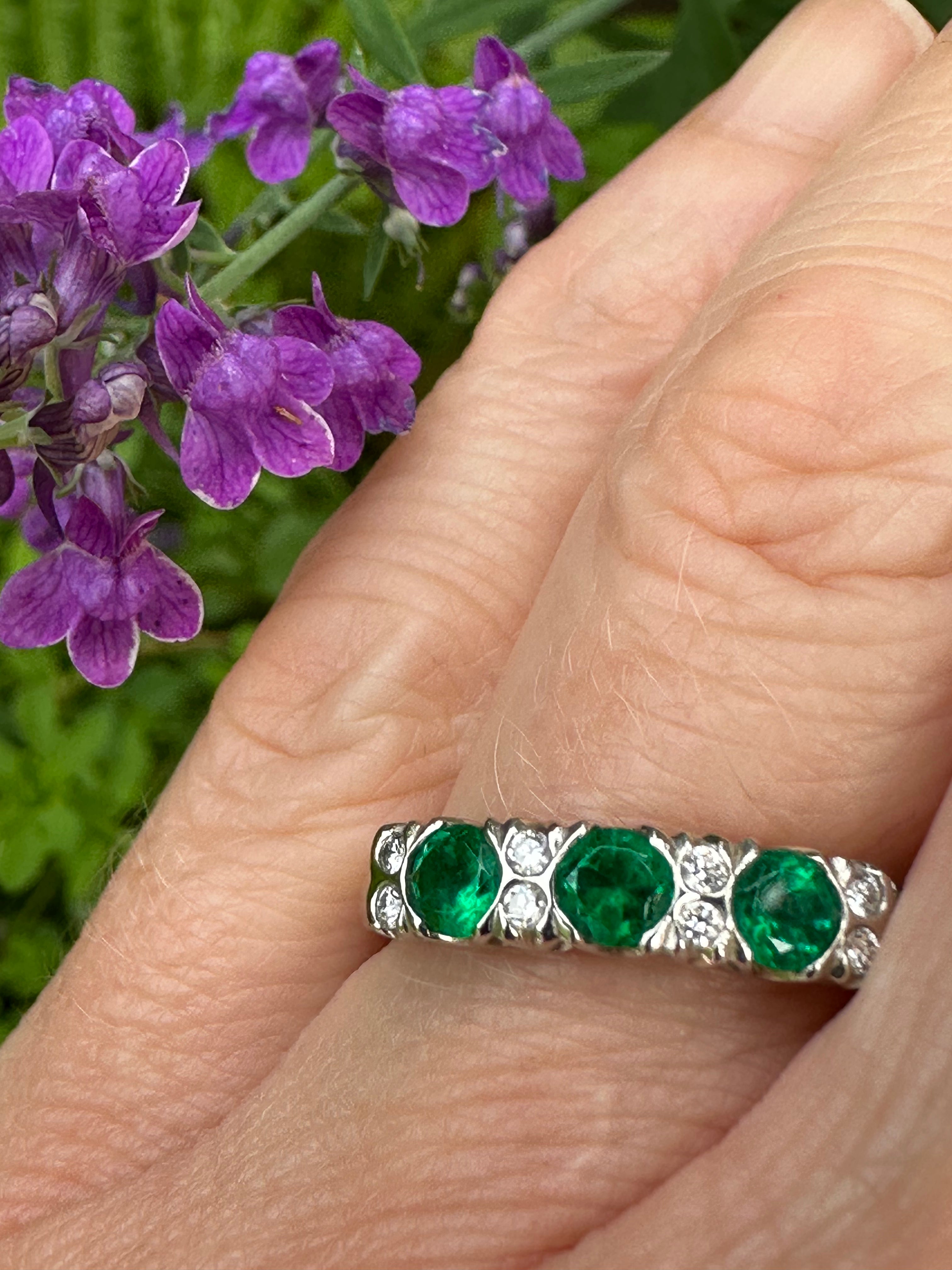 Platinum Emerald and Diamond Ring for Women - Elegant 14K Gold Wedding, Engagement, Anniversary Jewelry Gift - Perfect for Special Occasions