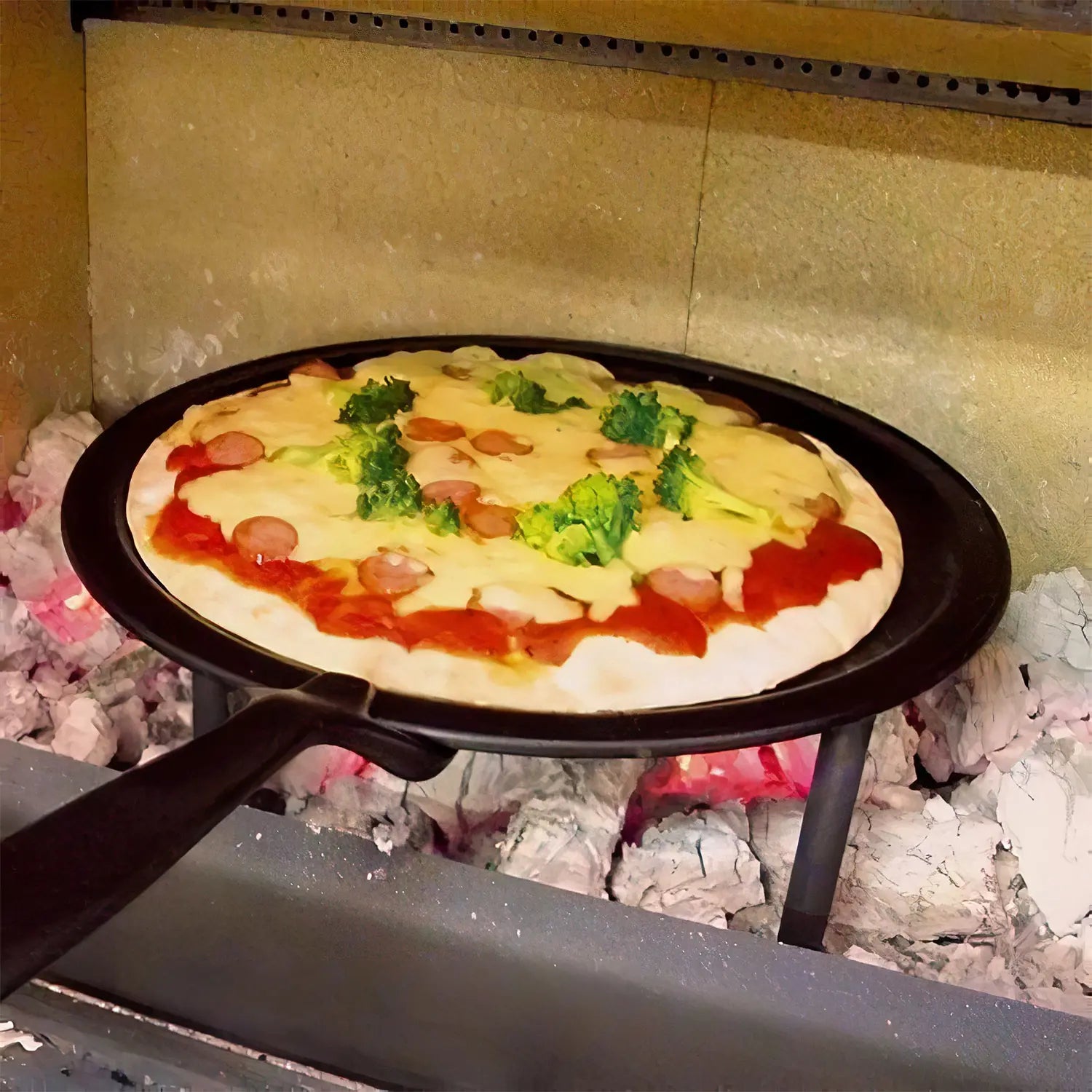 Premium Iwachu Induction Cast Iron Pizza Pan – 12 Inch Non-Stick Skillet for Perfect Homemade Pizza, Baking & Roasting – Ideal for Oven, Stovetop & Camping Cooking