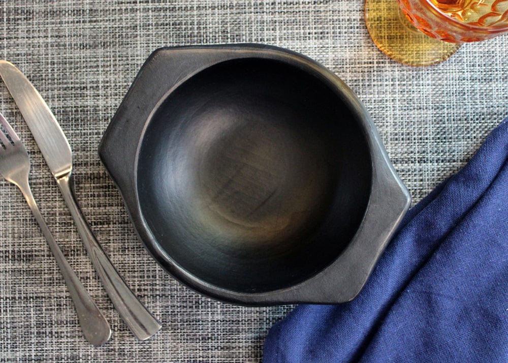Authentic Chamba Ajiaco Bowl with Flat Bottom - Elegant Handmade Black Clay Dish for Soup, Salad or Serving | Colombian Crafted Kitchenware | Perfect for Home Dining & Entertaining