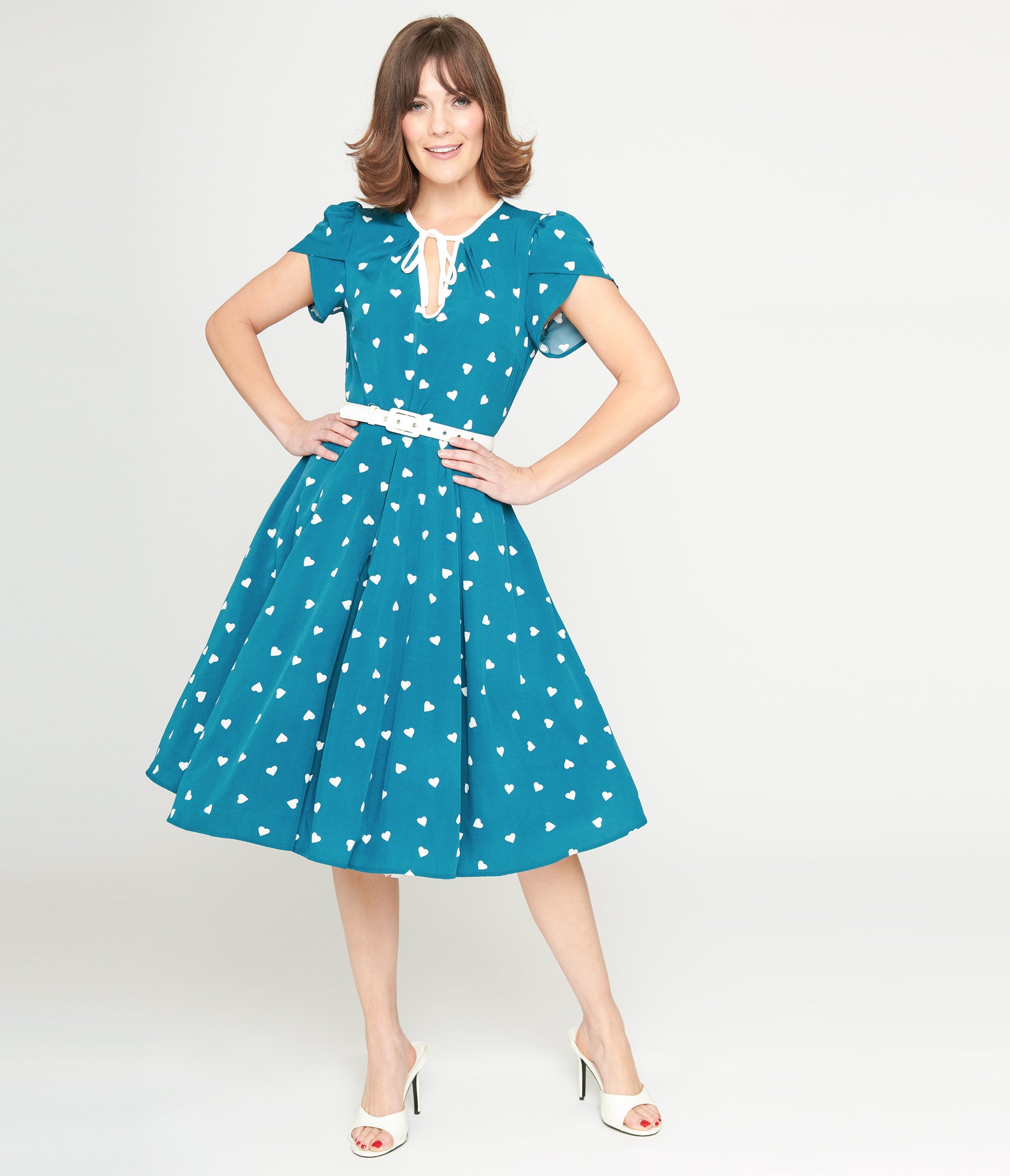 Vintage 1940s Teal & White Heart Dahlia Swing Dress - Retro Floral Tea Dress for Women, Perfect for Swing Dancing, Cocktail Parties & Vintage Themed Events