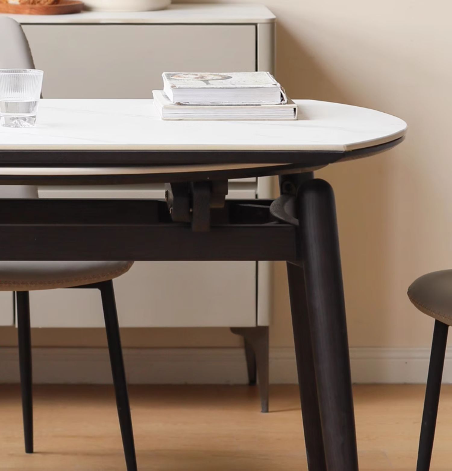 Oak Solid Wood Extendable Dining Table - Light Luxury Rock Design for Modern Home & Entertaining | Perfect for Small Spaces & Dinner Parties