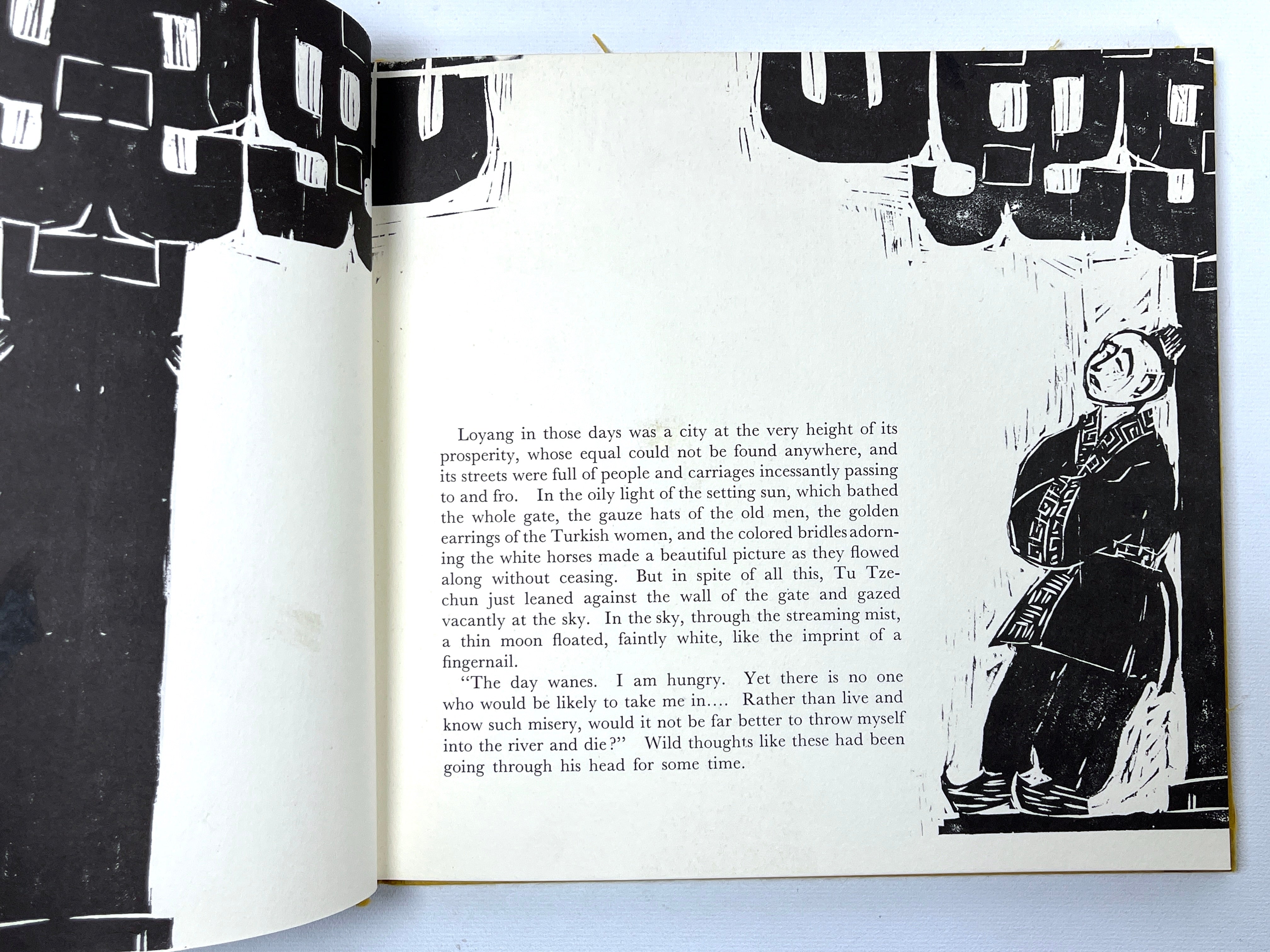 Tu Tze Chun by Ryunosuke Akutagawa 1965 First Edition Hardcover with Slipcase - Very Good Condition | Rare Japanese Literature Collectible for Book Lovers & Vintage Collections