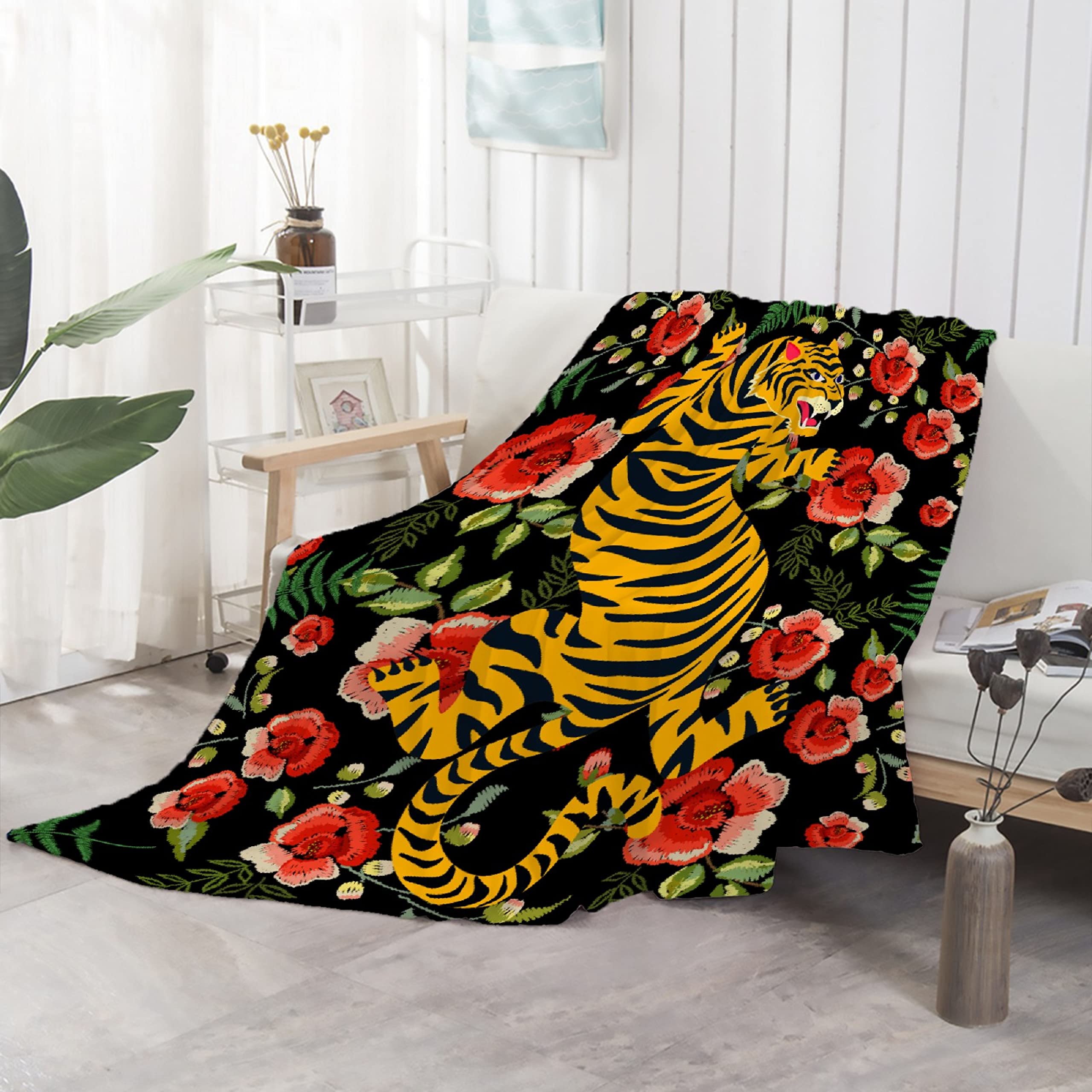 Soft Fluffy Tiger Print Fleece Blanket - Cozy Luxury Flannel Throw for Couch, Bed, Sofa - Warm Blanket for Kids, Women, Men - Perfect Gift for Boys & Girls - 50x40 Inches - Ideal for Lounging, Movie Nights & Winter Snuggles