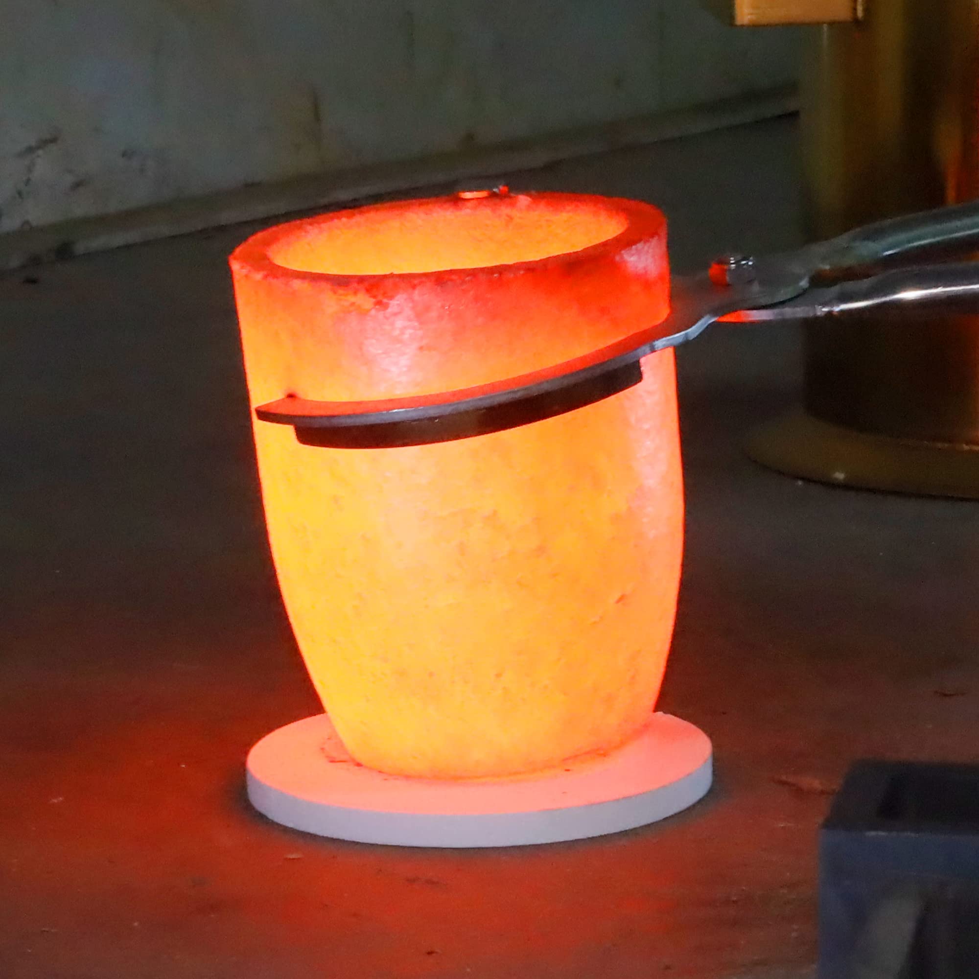 20lbs Propane Gas Melting Furnace Kit with Crucible & Tongs - Gold Silver Copper Aluminum Metal Smelter for Jewelry Making, DIY Casting & Metal Recycling | Perfect for Home Foundry, Blacksmithing & Unique Gift Creation