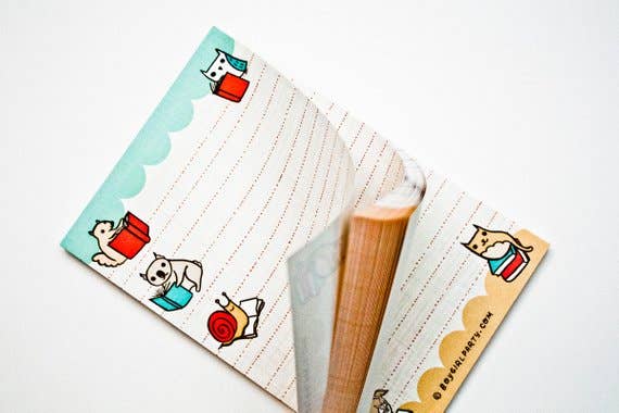Book Lover Notepad - Cute Reading Journal & Literary Gift for Bookworms - Perfect for Book Clubs, Reading Trackers & Bibliophile Notes