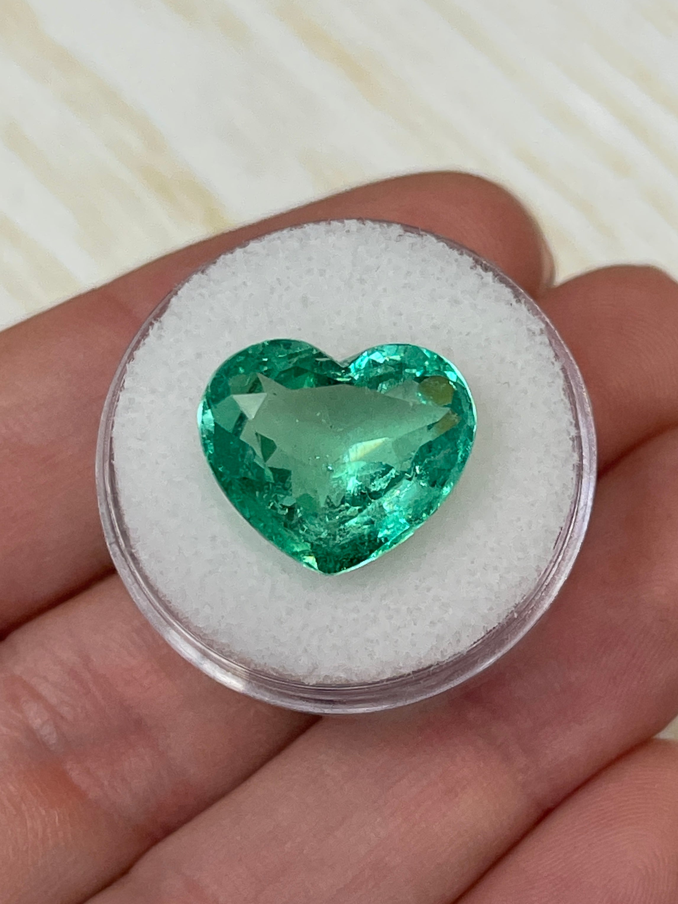 13x16mm 9.84 Carat Natural Colombian Loose Emerald Gemstone - Heart Cut, Eye Clean Bubbly Inclusion for Jewelry Making, Engagement Rings & Luxury Gifts