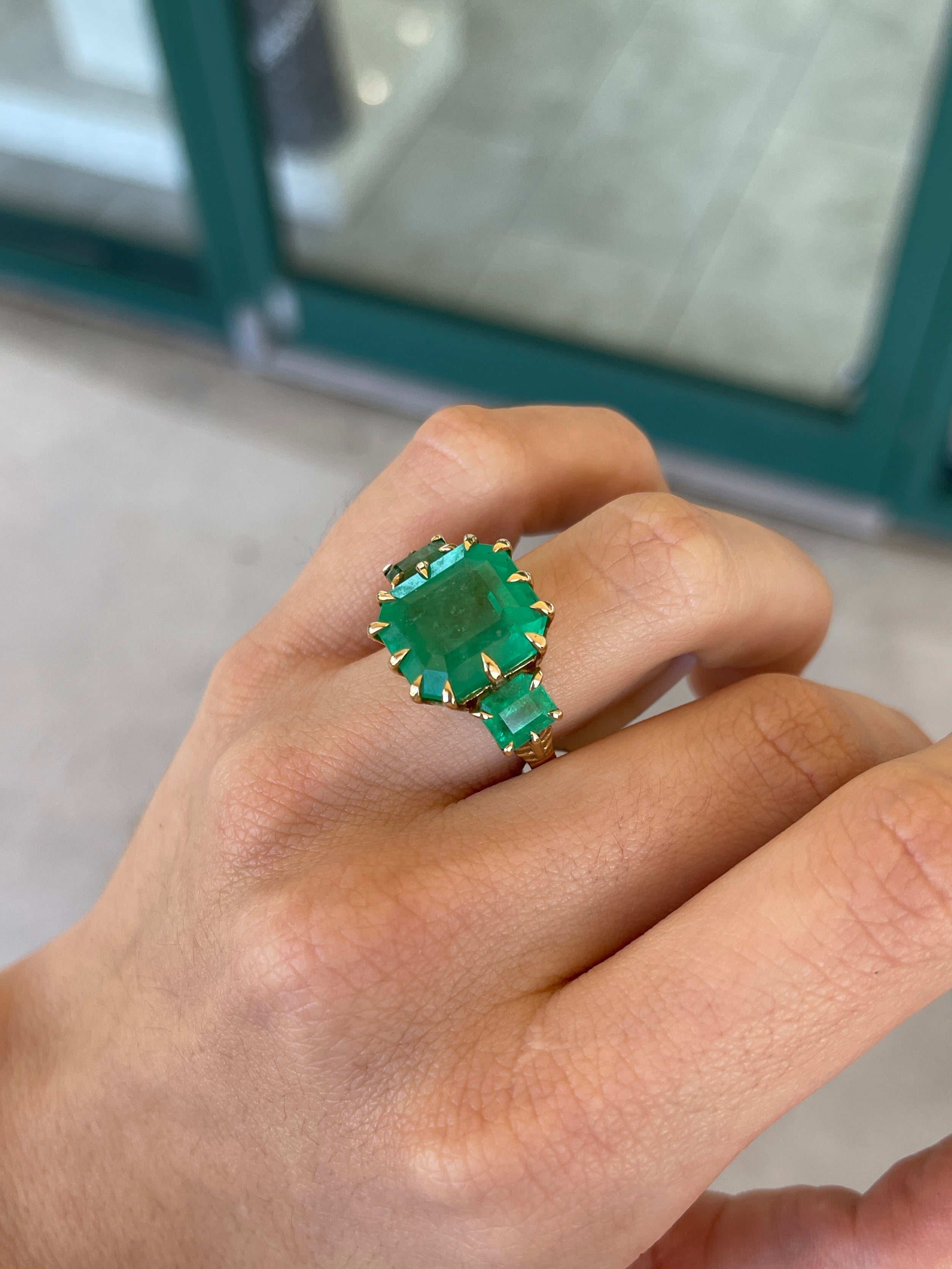 13.73tcw 18K Gold 750 Vivid Medium Green Emerald 3 Stone Trilogy Multi Prong Ring for Women - Elegant Wedding, Engagement & Anniversary Jewelry Gift