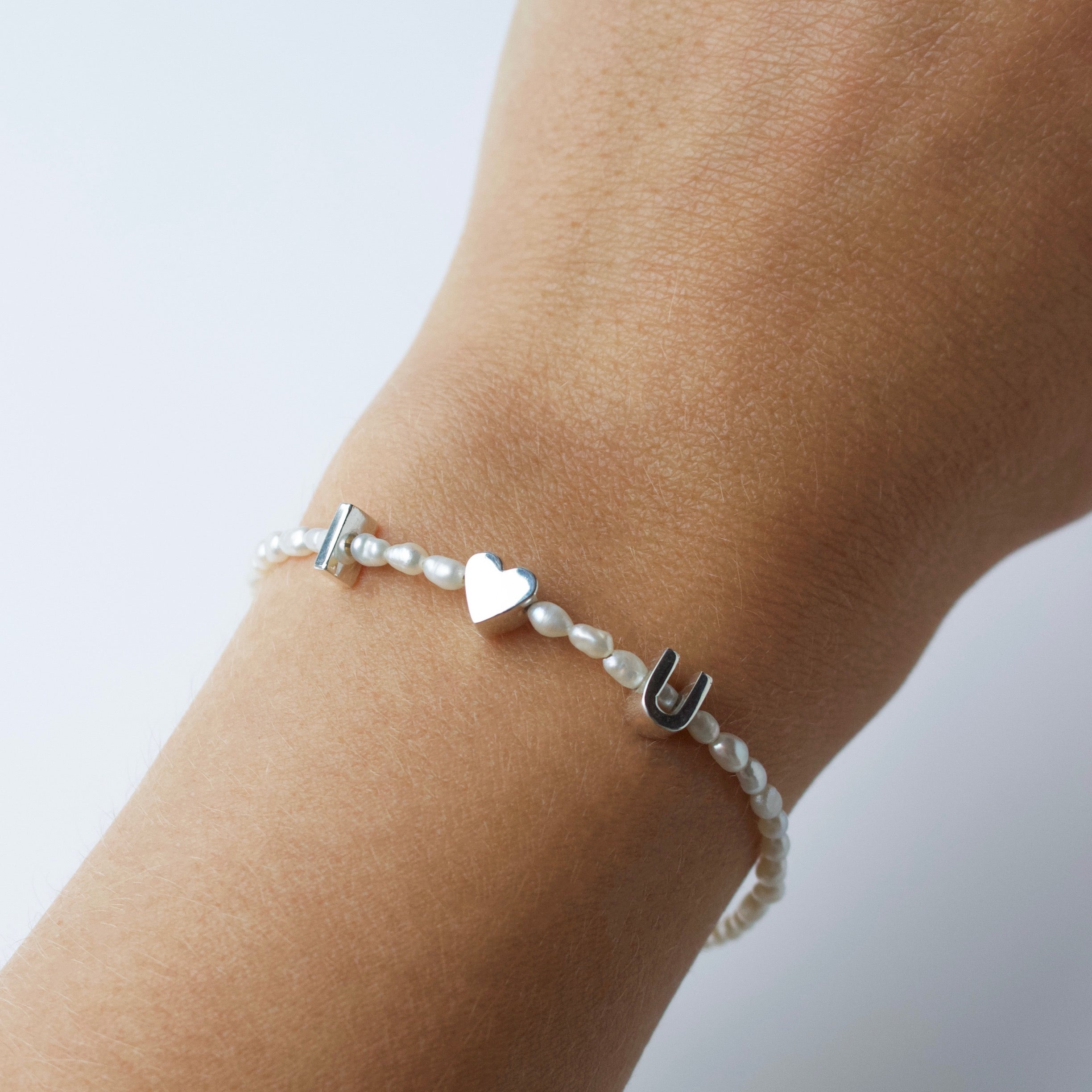 Custom Personalized Pearl Bracelet for Women - Elegant Handmade Jewelry Gift for Birthday, Anniversary & Special Occasions