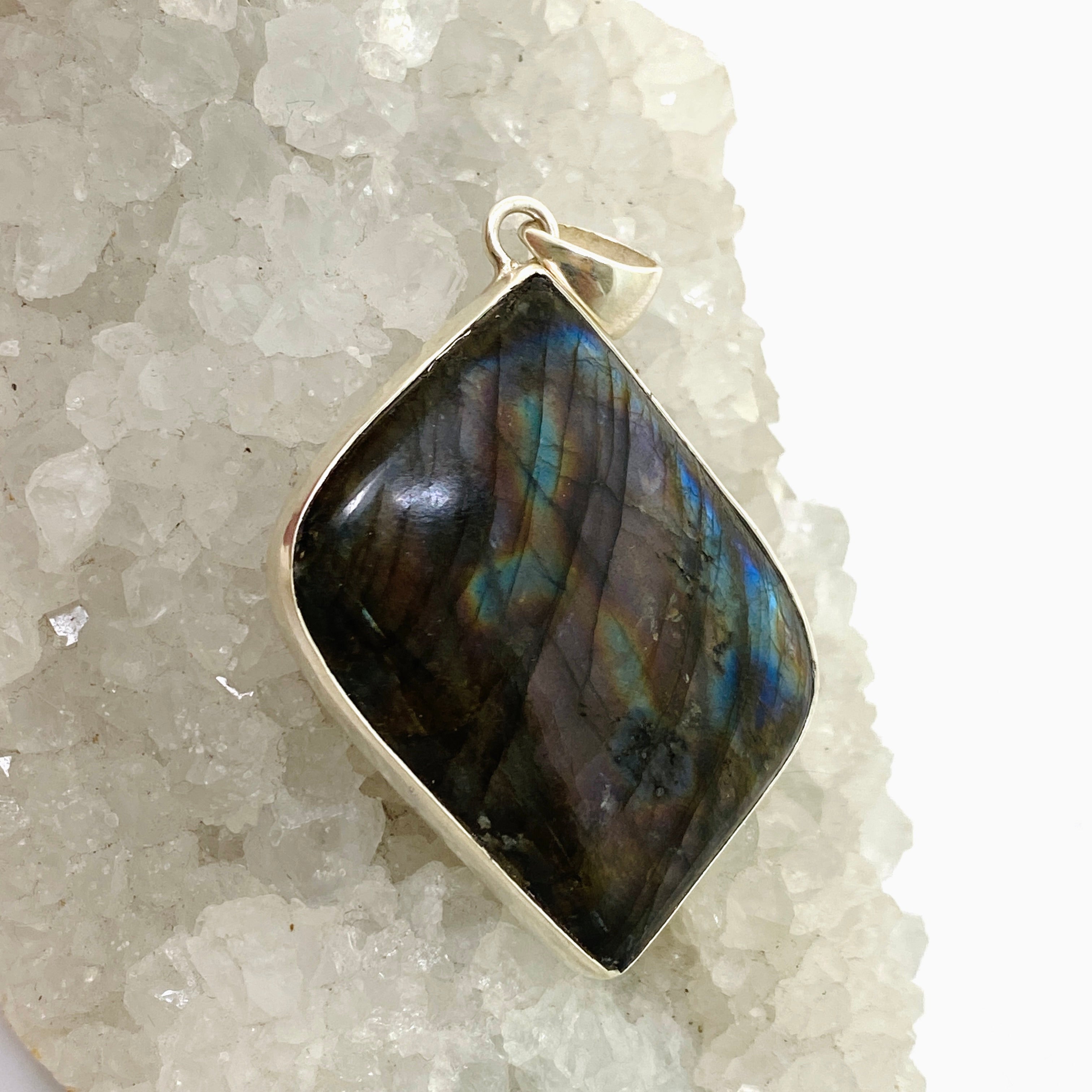 Natural Labradorite Freeform Cabochon Pendant Necklace KPGJ4871 - Healing Crystal Jewelry for Meditation & Energy Work