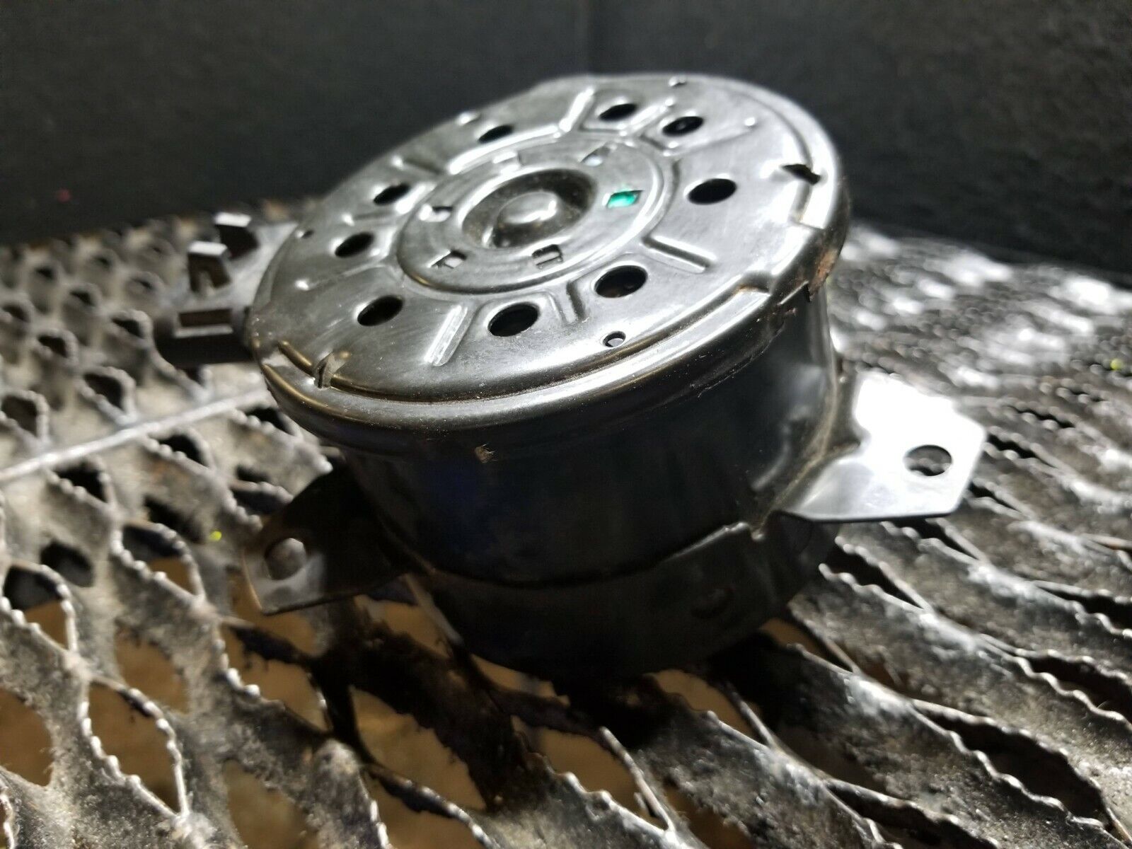 2005-2009 Ford Mustang 4.0L Radiator Cooling Fan Motor OEM Replacement Part 44K - Perfect for Engine Cooling System Repair & Performance Upgrade