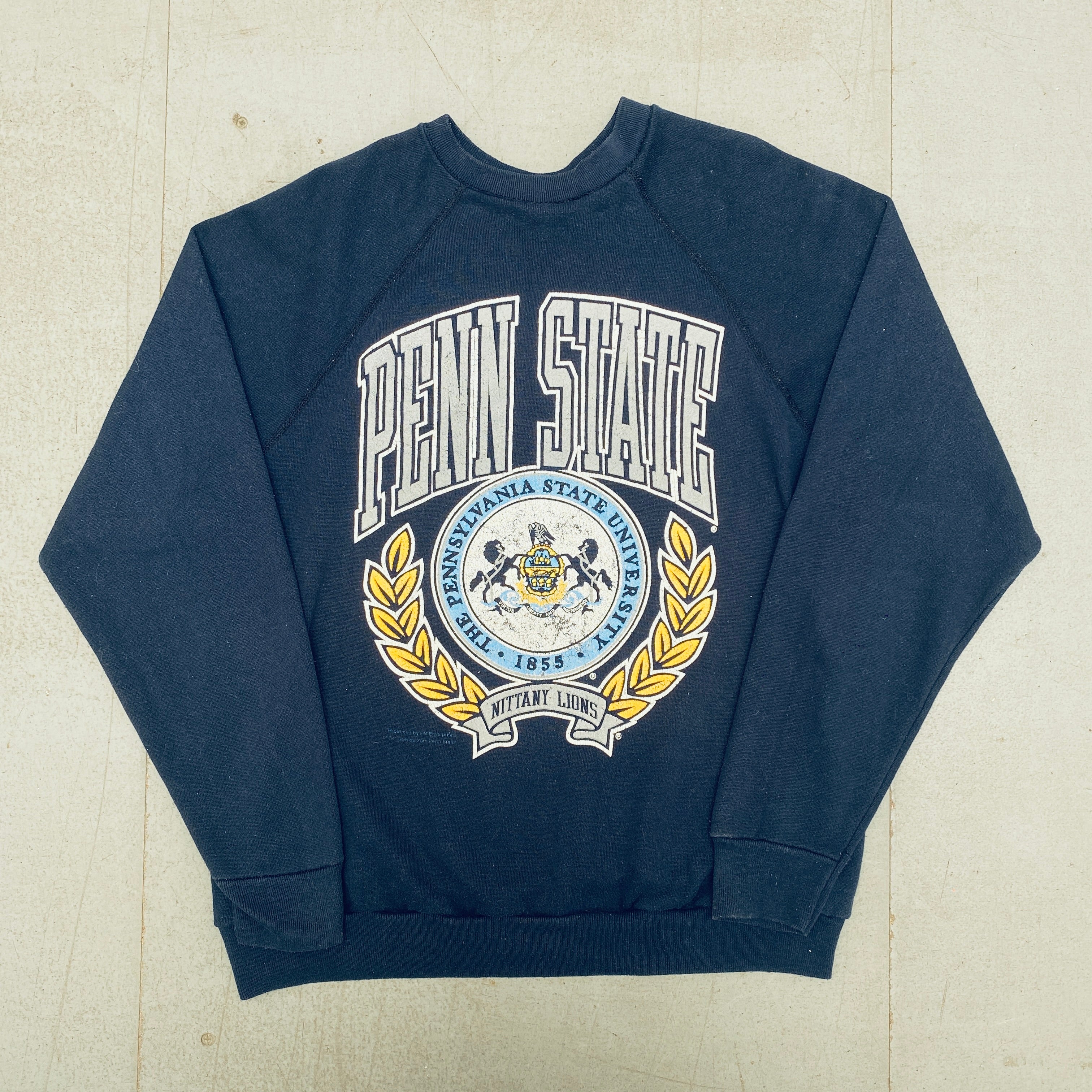 Penn State Nittany Lions 1990s Vintage University Seal Graphic Sweatshirt for Men & Women - Comfortable Cotton Pullover Hoodie for College Football Games, Alumni Events & Casual Wear
