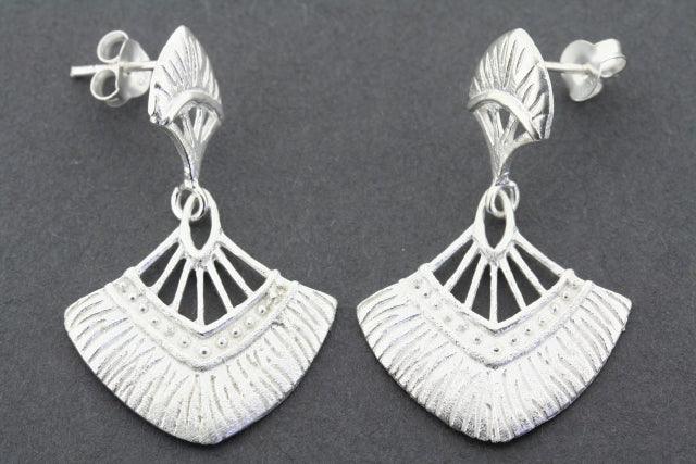 Dandelion Earrings for Women - Delicate Floral Dandelion Stud Earrings - Perfect for Everyday Wear, Gift Giving & Boho Fashion