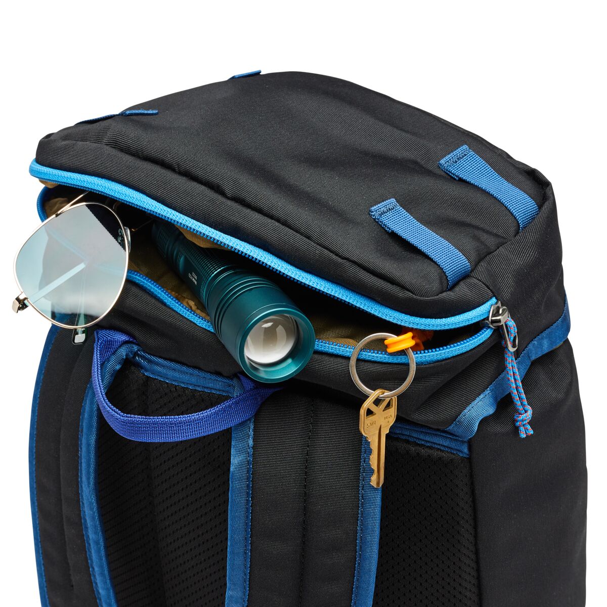 Cotopaxi Tapa 22L Backpack - Lightweight Water-Resistant Daypack for Hiking, Travel & Commuting - Black (Cada Dia Collection) - Perfect for Outdoor Adventures & Daily Use