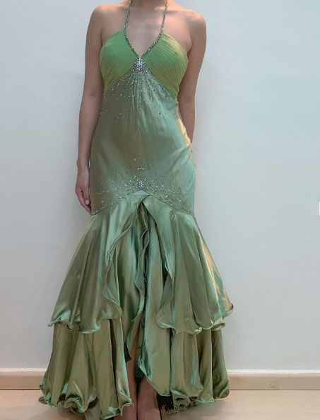 Elegant Backless Green Mermaid Prom Dress with Beaded Details - Formal Evening Gown for Homecoming, Wedding Guest, Pageant & Special Occasions