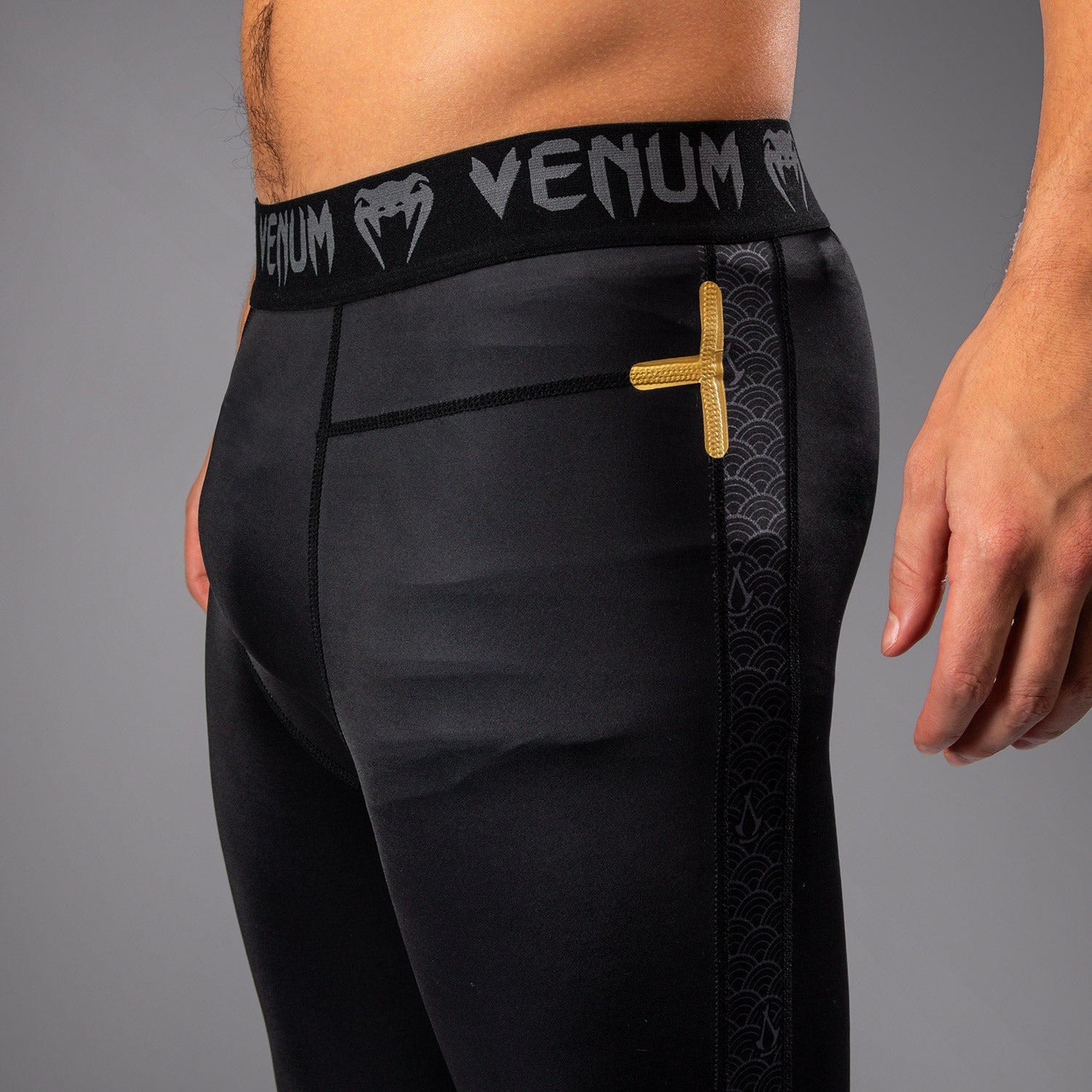 Venum x Assassin's Creed Shadows Spats - Black/Gold MMA Grappling Leg Sleeves for Training & Combat Sports