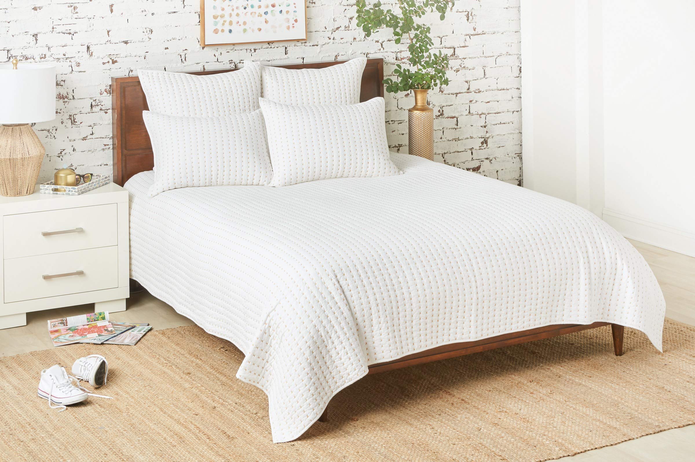 Carol & Frank Hilton Ochre Queen Quilt Set - Full/Queen Size Multi-Color Bedding for Cozy Comfort | Perfect for Master Bedroom, Guest Room & Airbnb Decor