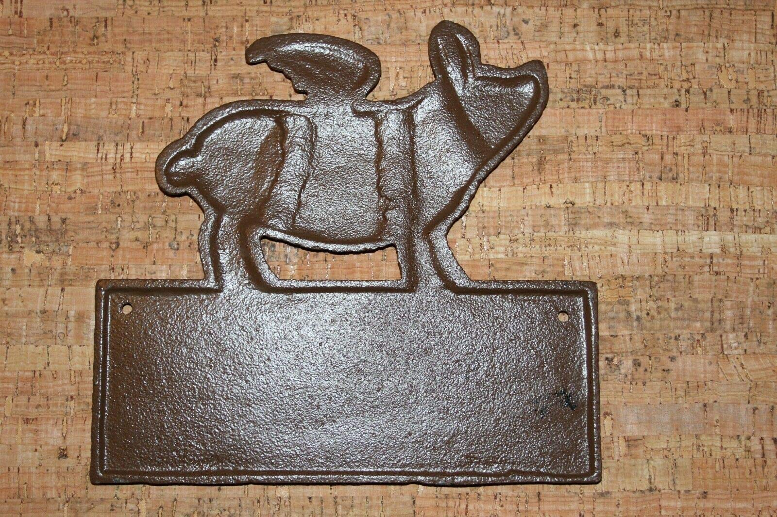 Rustic Barnyard Pig Wall Hooks & Flying Pig Wall Plaque Set - Farmhouse Decor Bundle of 3 for Kitchen, Entryway or Bathroom Organization