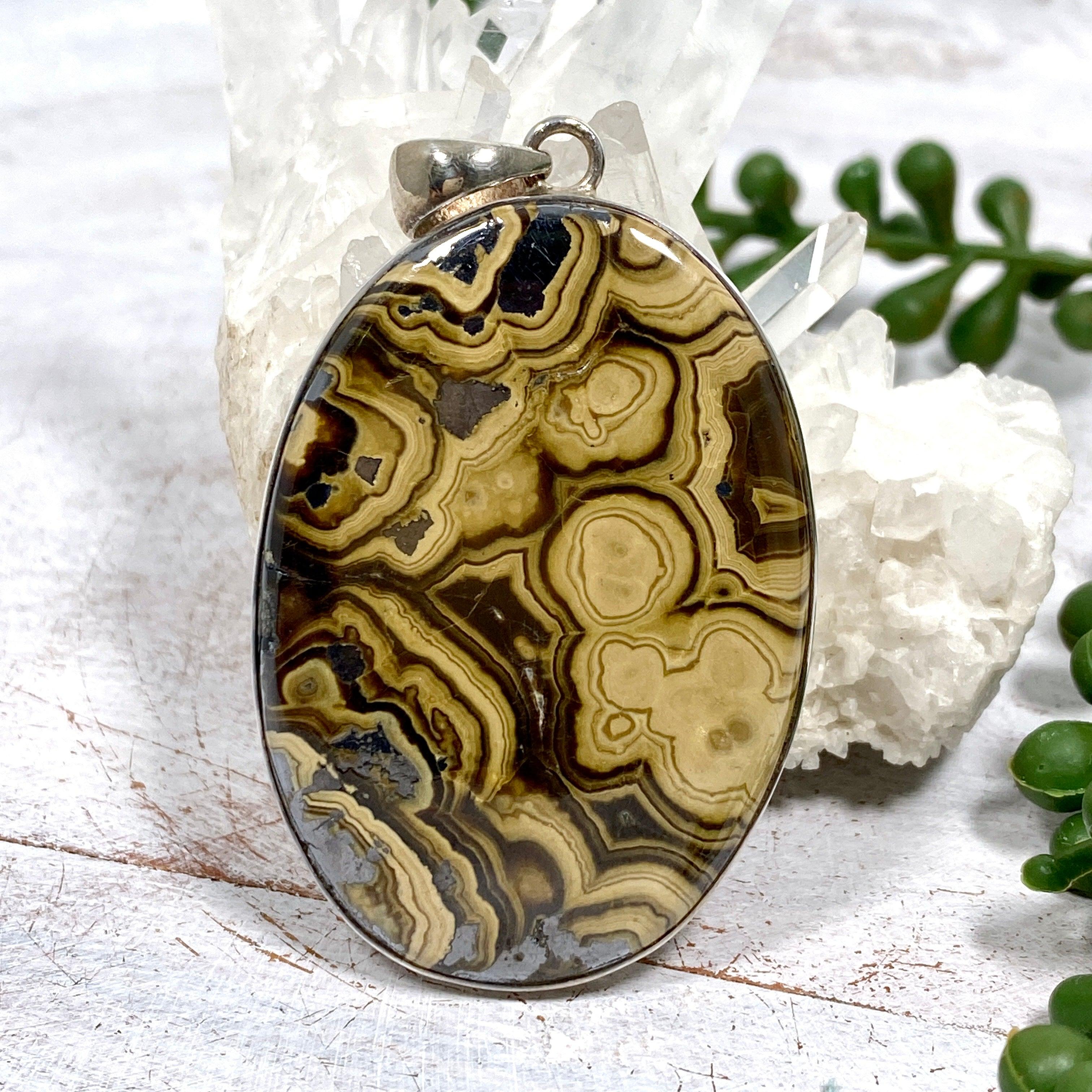 Oval Schalenblende Pendant Necklace KPGJ2195 - Elegant Gemstone Jewelry for Women, Perfect for Parties & Special Occasions