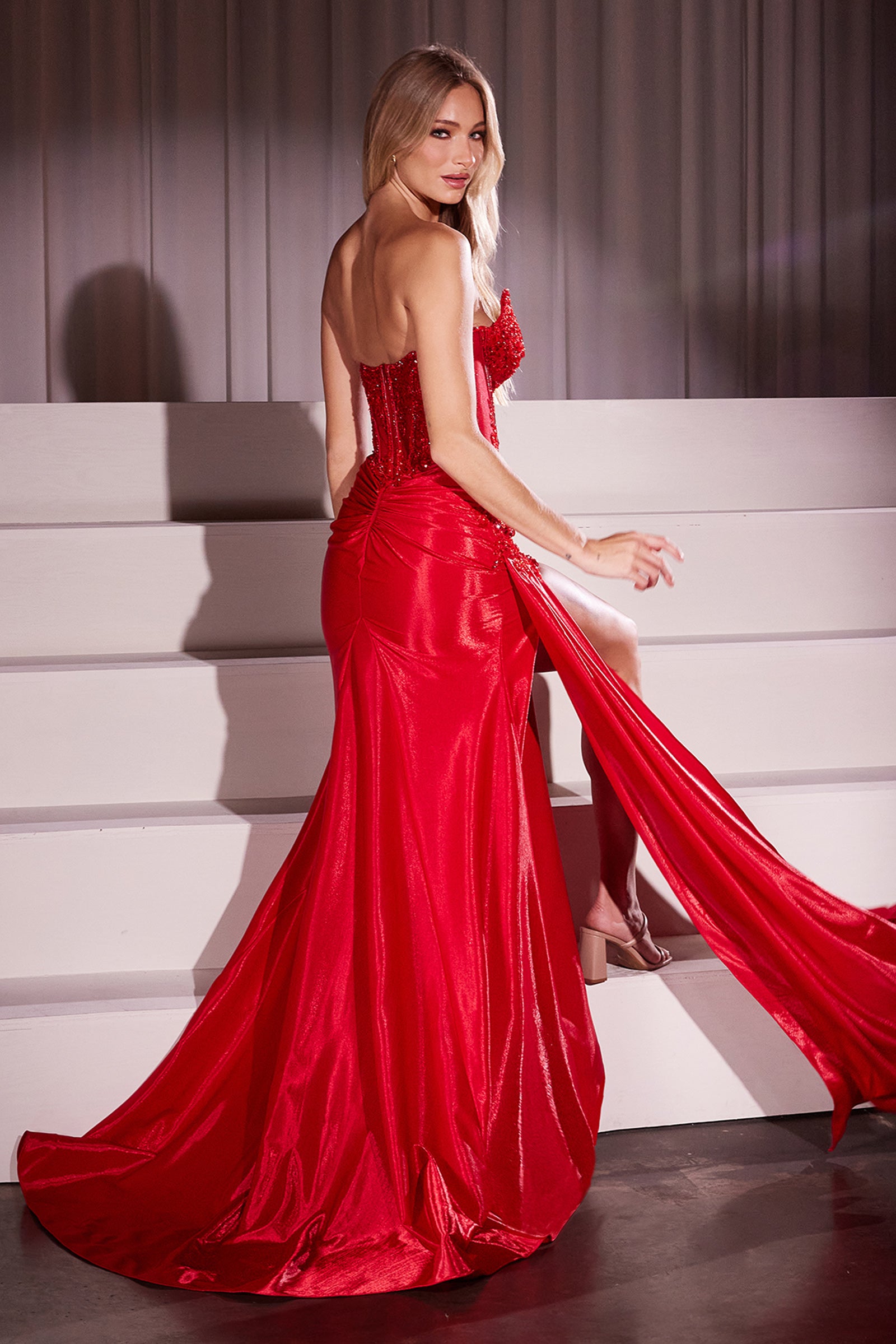 Atlas Strapless Taffeta Fitted Gown - Elegant Formal Dress for Prom, Evening Gala & Special Occasions