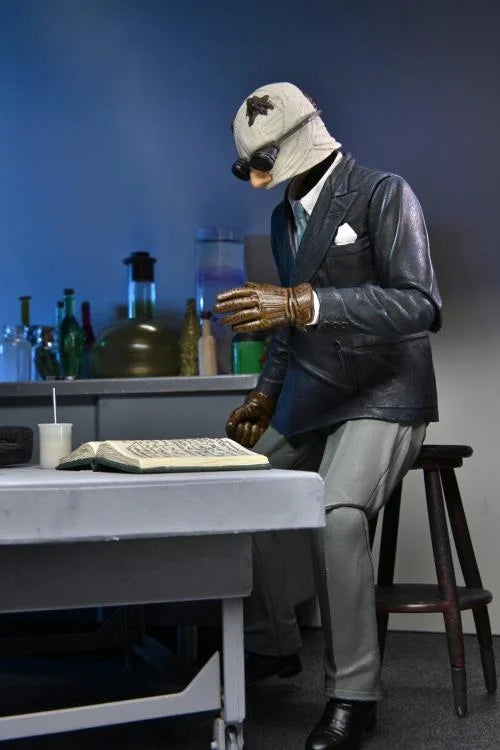 Universal Monsters Ultimate Invisible Man Action Figure - Collectible Toy for Horror Fans, Halloween Decor & Movie Memorabilia Display