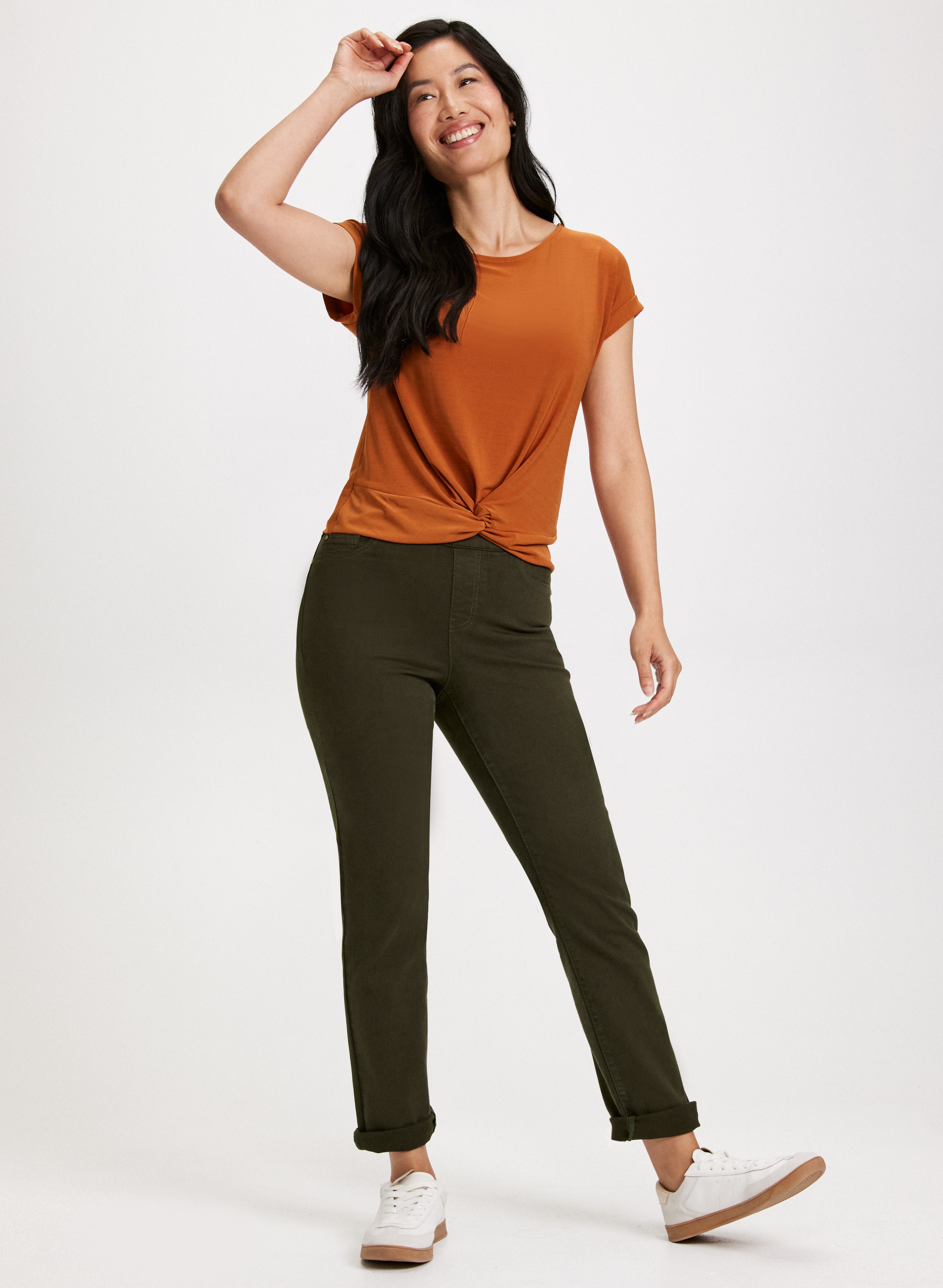 Drop Shoulder Tops & Straight Leg Jeans for Women - Trendy Casual Outfit for Streetwear, Dating & Everyday Wear