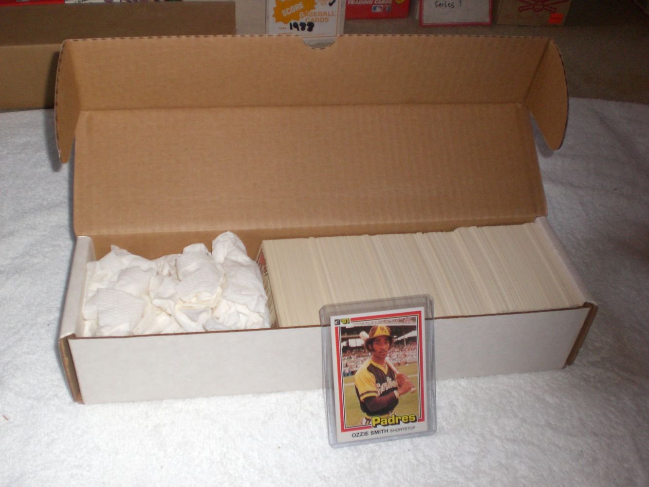 1981 Donruss Baseball Complete Set - 605 Hand-Collated Cards Featuring Tim Raines Rookie Card & Stars Like Rickey Henderson & Ozzie Smith - Perfect for Collectors, Display & Investment