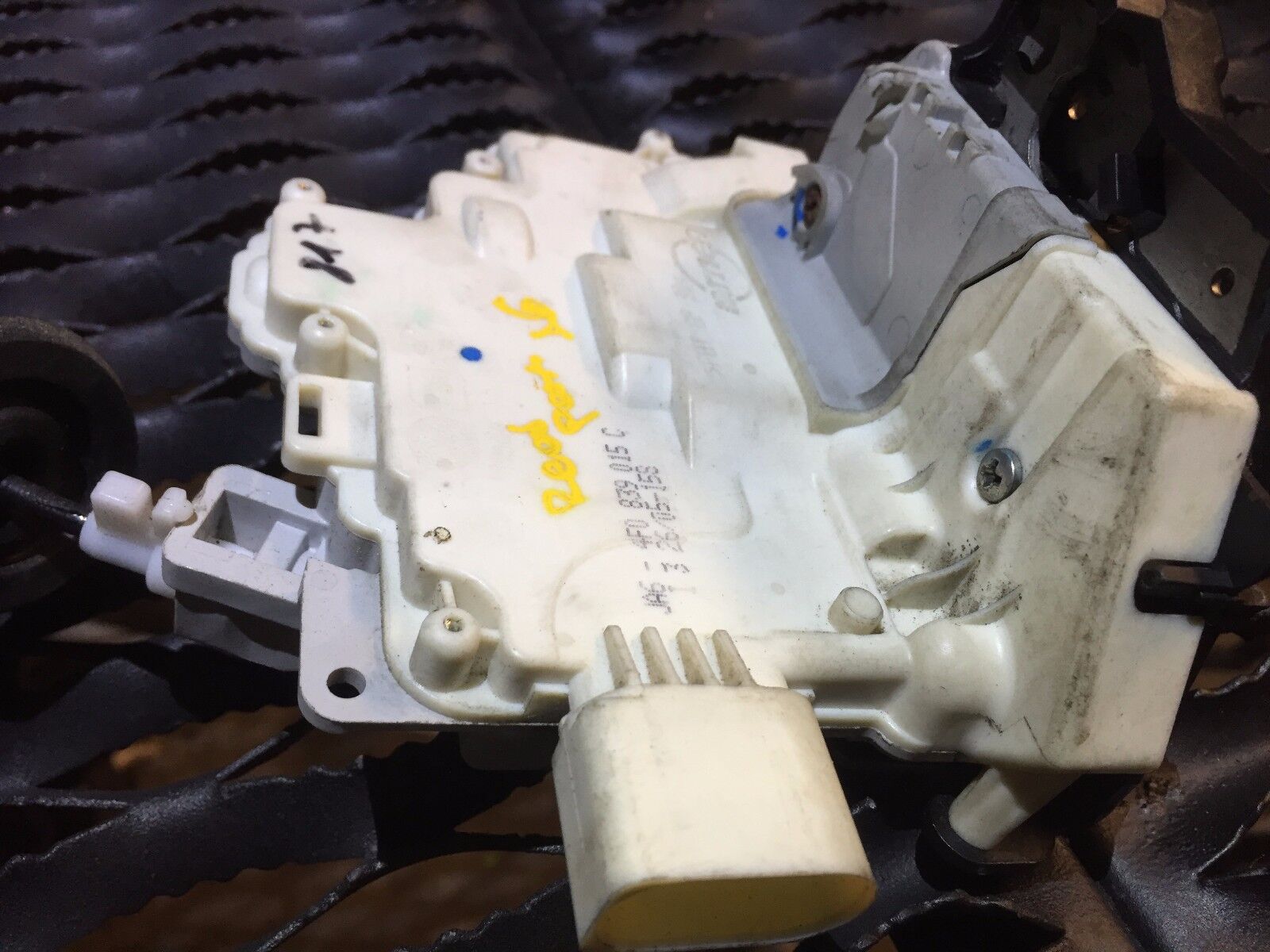 05-08 Audi A6 C6 Rear Right Passenger Door Lock Latch Actuator OEM Replacement Part - Perfect for Car Door Lock Repair & Maintenance