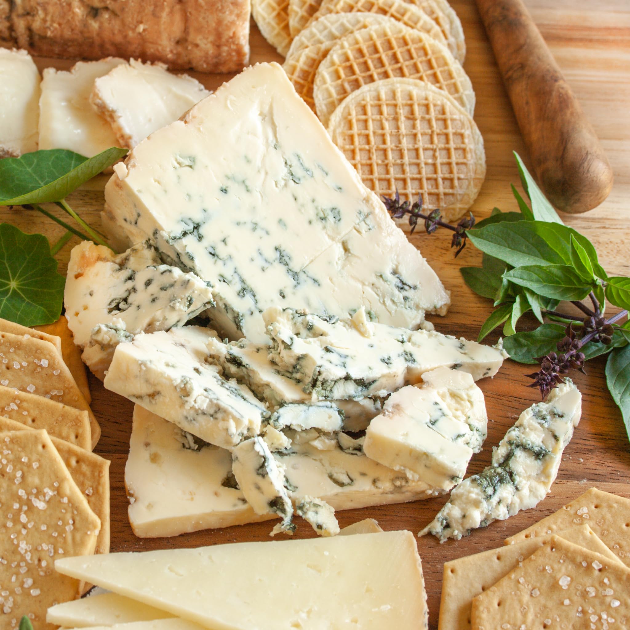 Luxury Gourmet Cheese Gift Box - 8.5 lbs Premium French, Italian & International Cheeses with Truffles & Snacks | Perfect for Holiday Gifts, Corporate Events & Wine Pairings