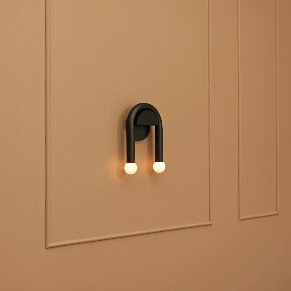 Modern C-Shaped Wall Lamp - Sleek LED Sconce Light for Bedroom, Living Room & Hallway - Dimmable Ambient Lighting for Home Decor & Cozy Atmosphere