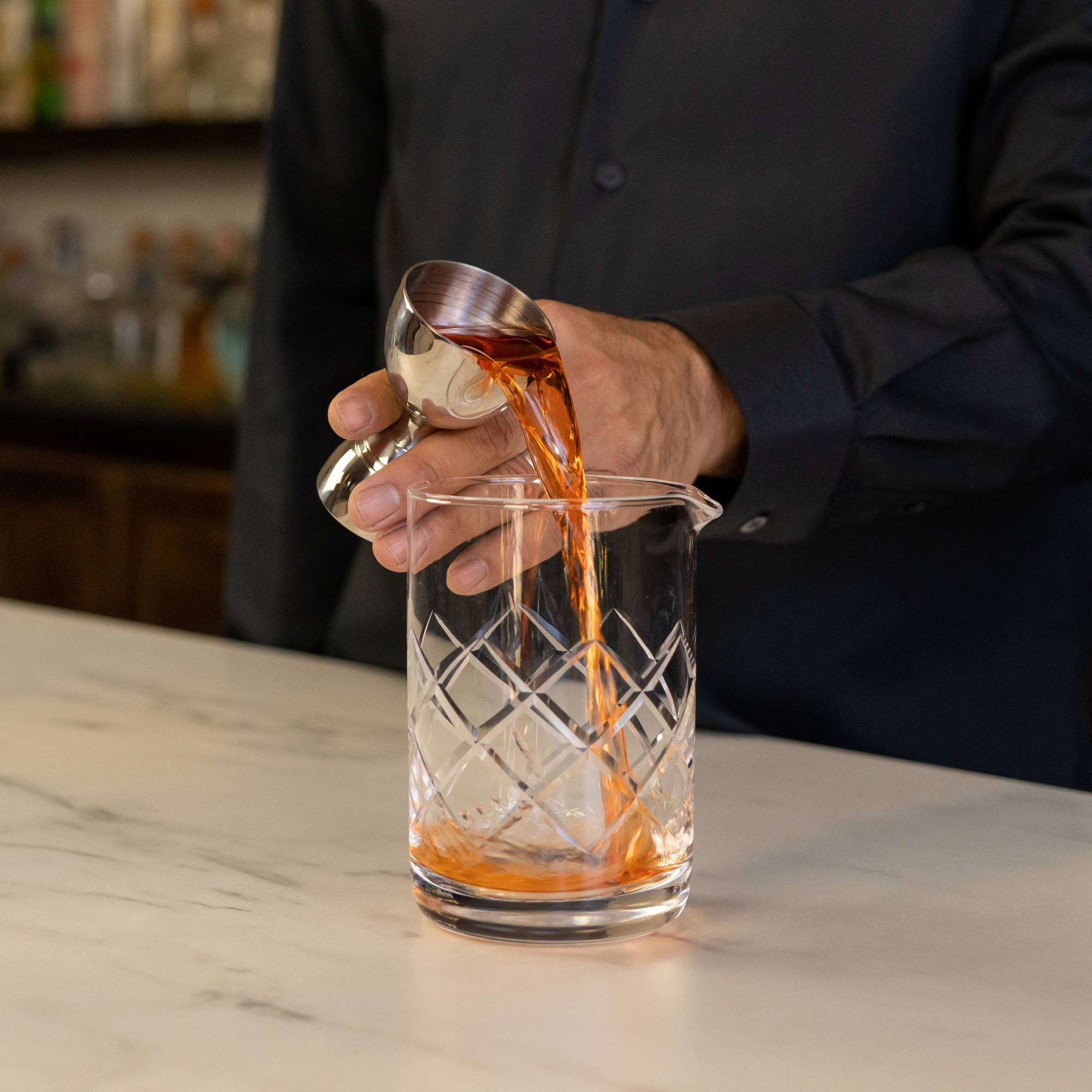 Premium Diamond Cut Cocktail Mixing Glass - 16oz Bar Mixing Glass for Whiskey, Martini & Cocktails - Perfect for Home Bars, Professional Bartending & Entertaining