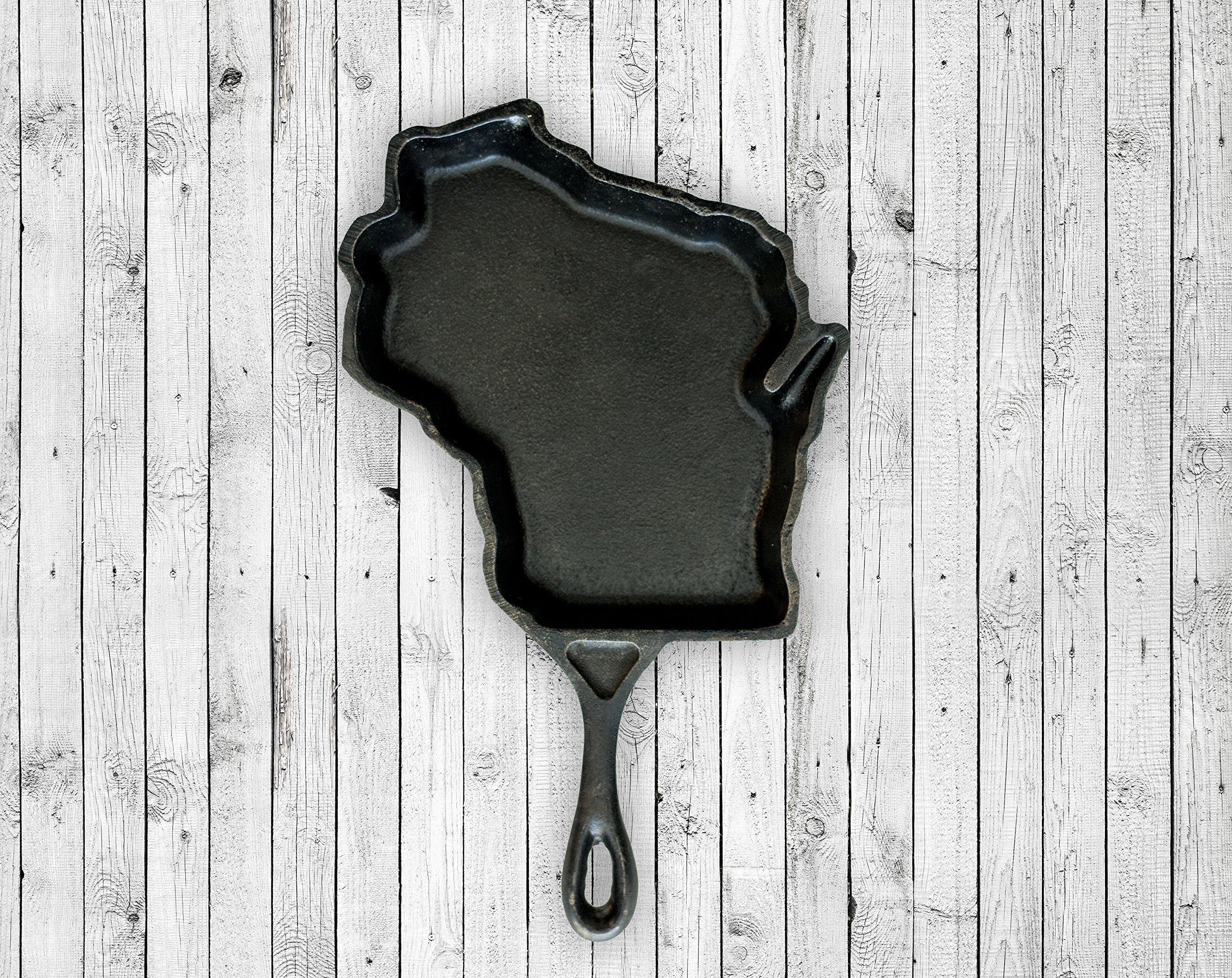 Art of the State Wisconsin Pre-Seasoned Cast Iron Skillet - Made in USA, Heirloom Quality Cookware for Camping, Outdoor Cooking & Home Kitchen Use