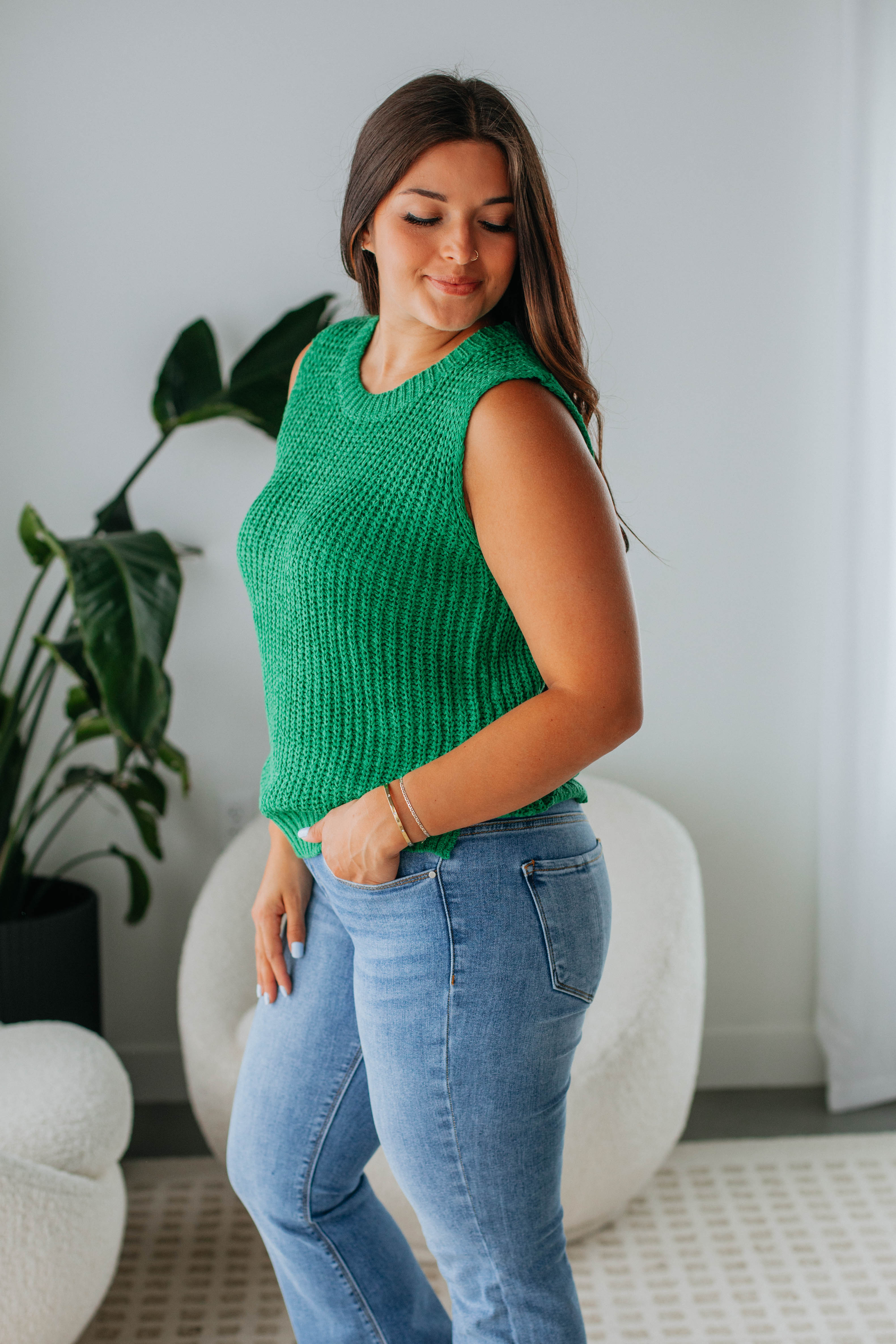 Hanlen Knit Tank Top for Women - Soft Stretchy Kelly Green Sleeveless Shirt - Perfect for Summer, Yoga, and Casual Wear