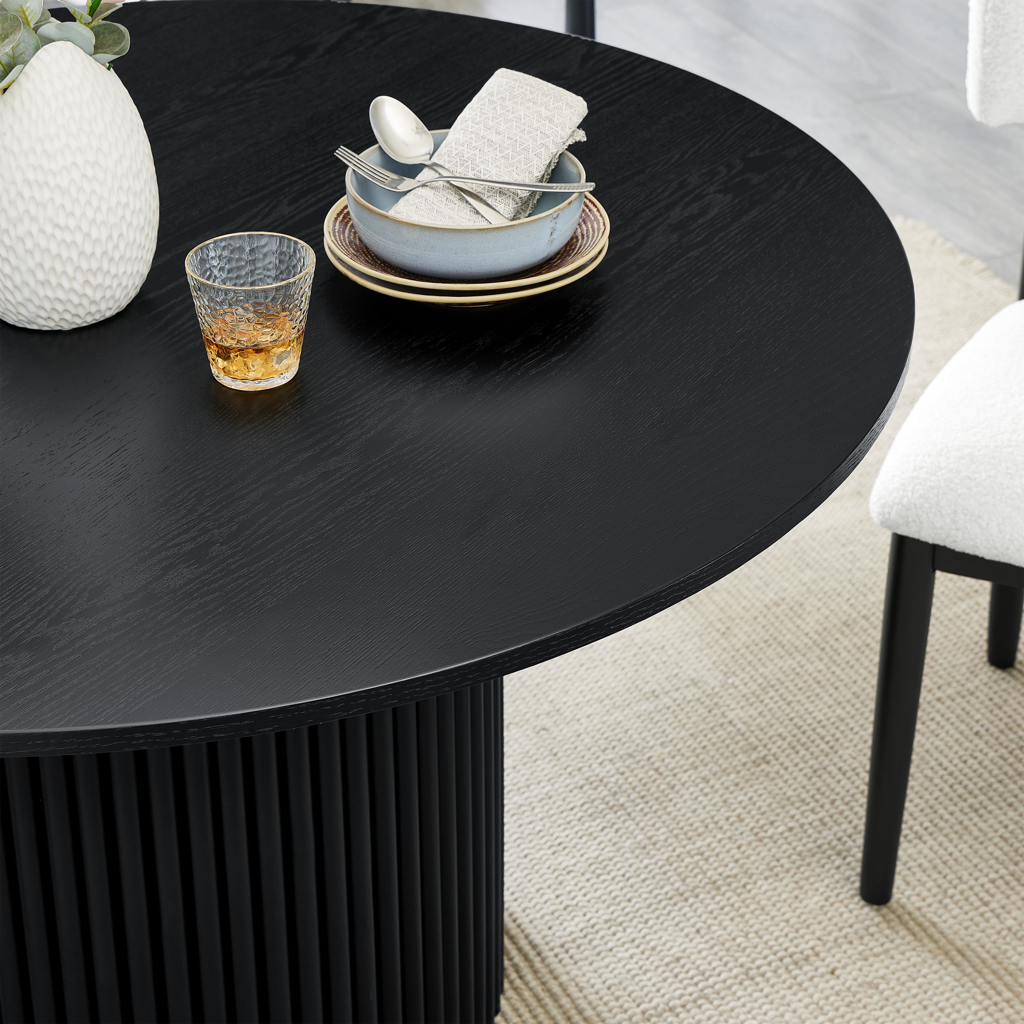Roundhill Furniture Henriet 5-Piece Round Dining Set with Pedestal Table & 4 Chairs - Black | Modern Kitchen & Dining Room Furniture for Small Spaces | Perfect for Breakfast Nooks, Apartments & Cozy Homes