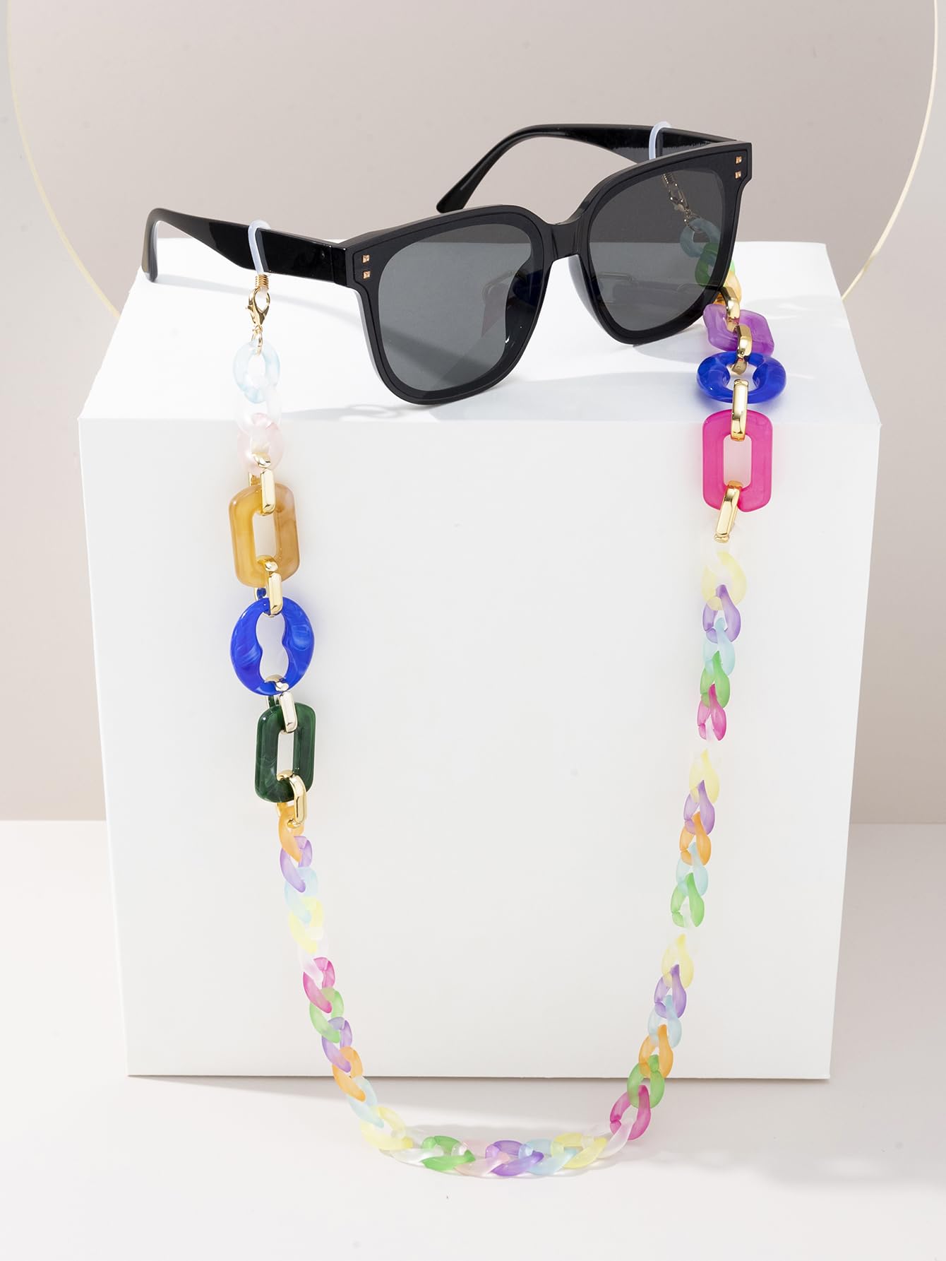 Stylish Acrylic Eyeglass Chain for Women - Fashionable Necklace-Style Glasses Holder - Perfect for Reading, Work, and Everyday Use