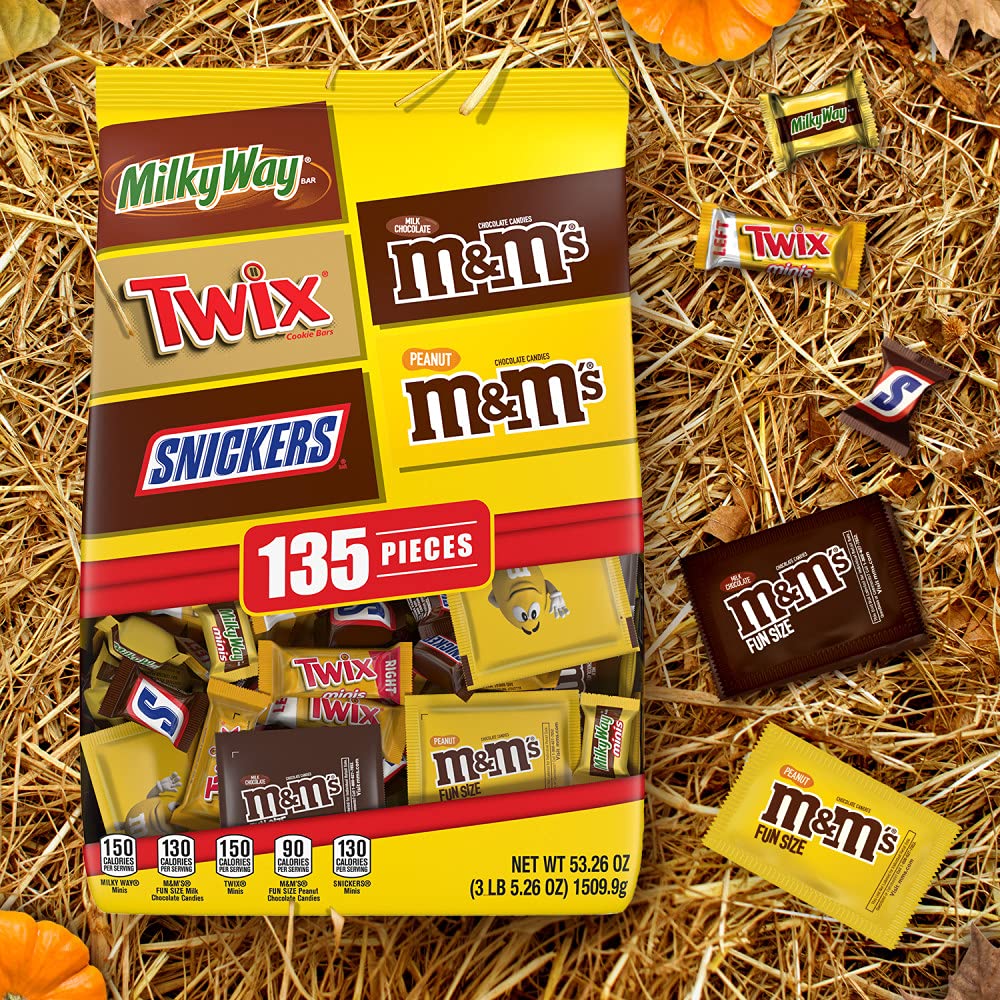 Bulk Halloween Candy Assortment - M&M'S Milk Chocolate, Peanut M&M'S, SNICKERS, TWIX Caramel Cookie Bars & MILKY WAY Caramel Chocolate (53.26oz, 135 Pieces) - Perfect for Trick-or-Treating, Party Favors & Office Snacks