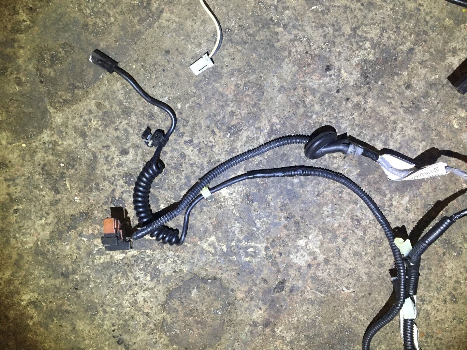 02-06 Honda CR-V CRV Rear Tailgate Wiring Harness OEM Replacement - Perfect for Electrical Repairs & DIY Car Maintenance
