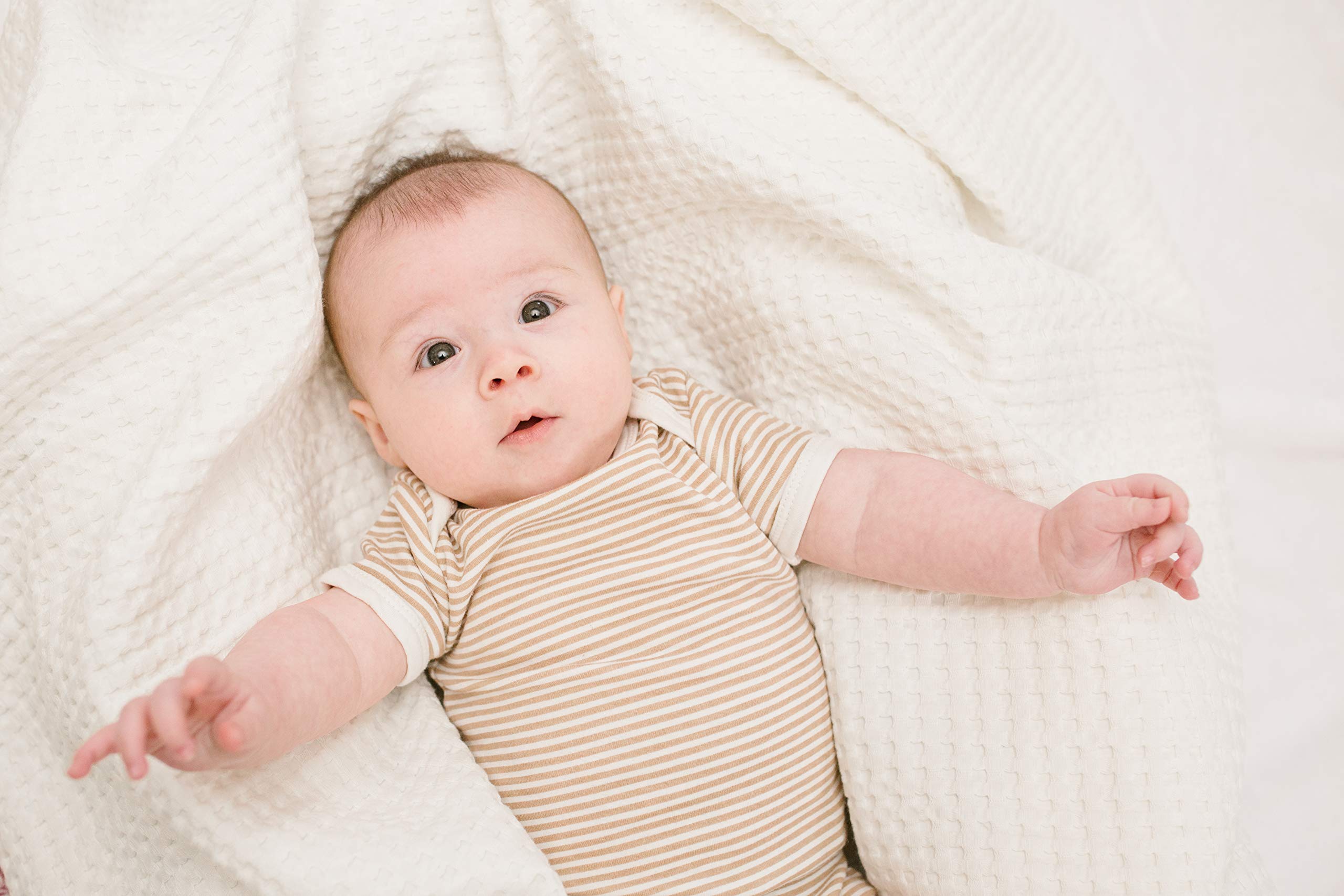 Lulujo Soft Cotton Baby Blanket - Waffle Weave Blanket for Newborns & Infants - Breathable & Cozy Vanilla Blanket - Perfect for Nursery, Swaddling & Stroller Use