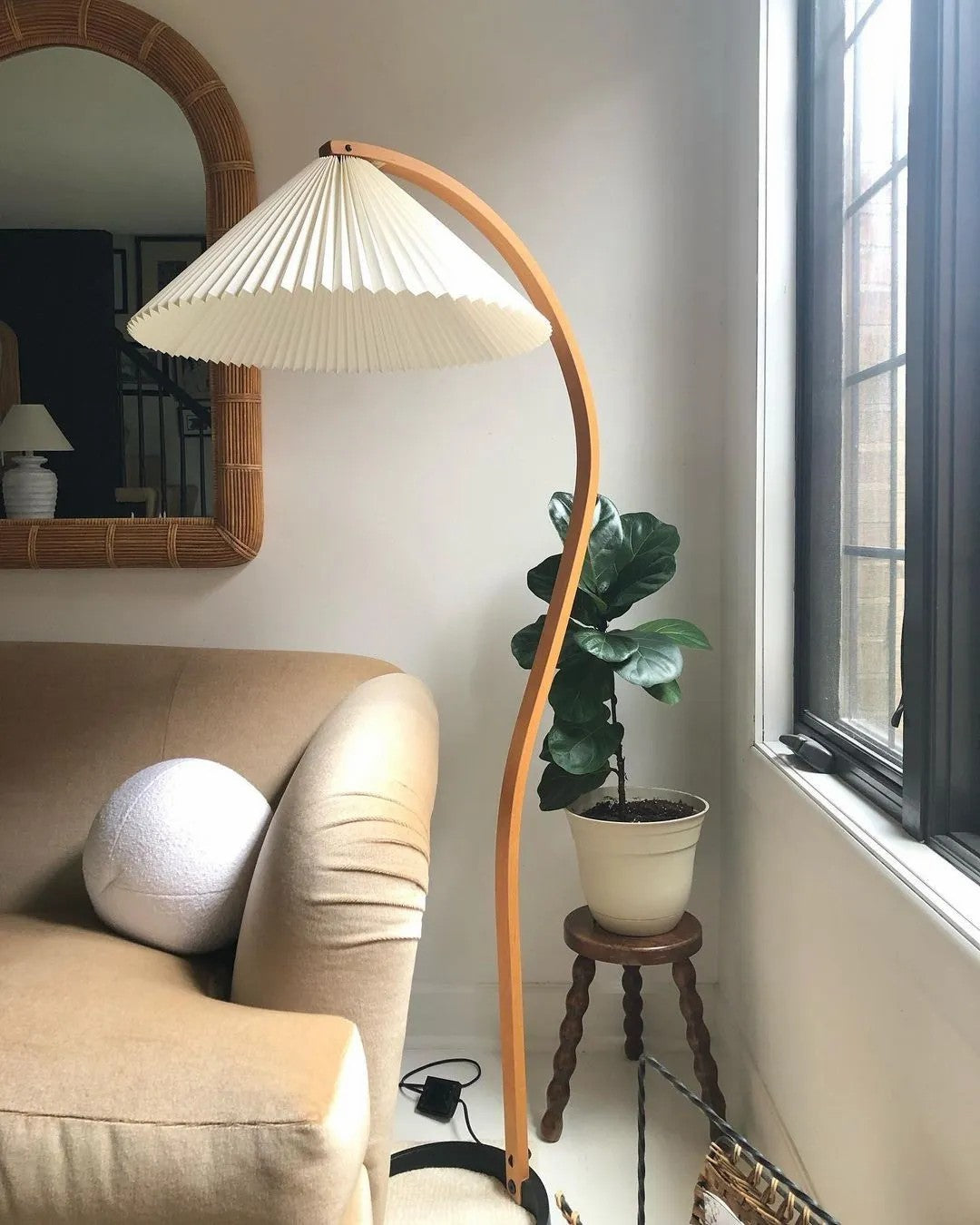 Modern Caprani Floor Lamp - Adjustable LED Standing Light for Living Room, Bedroom & Office - Warm White & Cool White Dimmable Lighting - Perfect for Reading, Relaxing & Decor