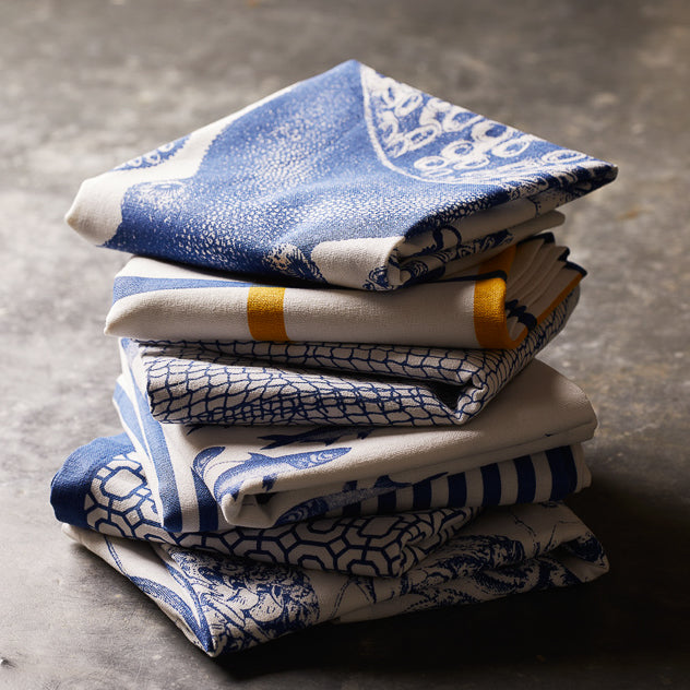 Premium Lucy Dinner Napkins - Set of 4 High-Quality Cotton Napkins for Formal Dining, Parties & Everyday Use - Elegant Table Linens for Restaurants, Weddings & Home Decor
