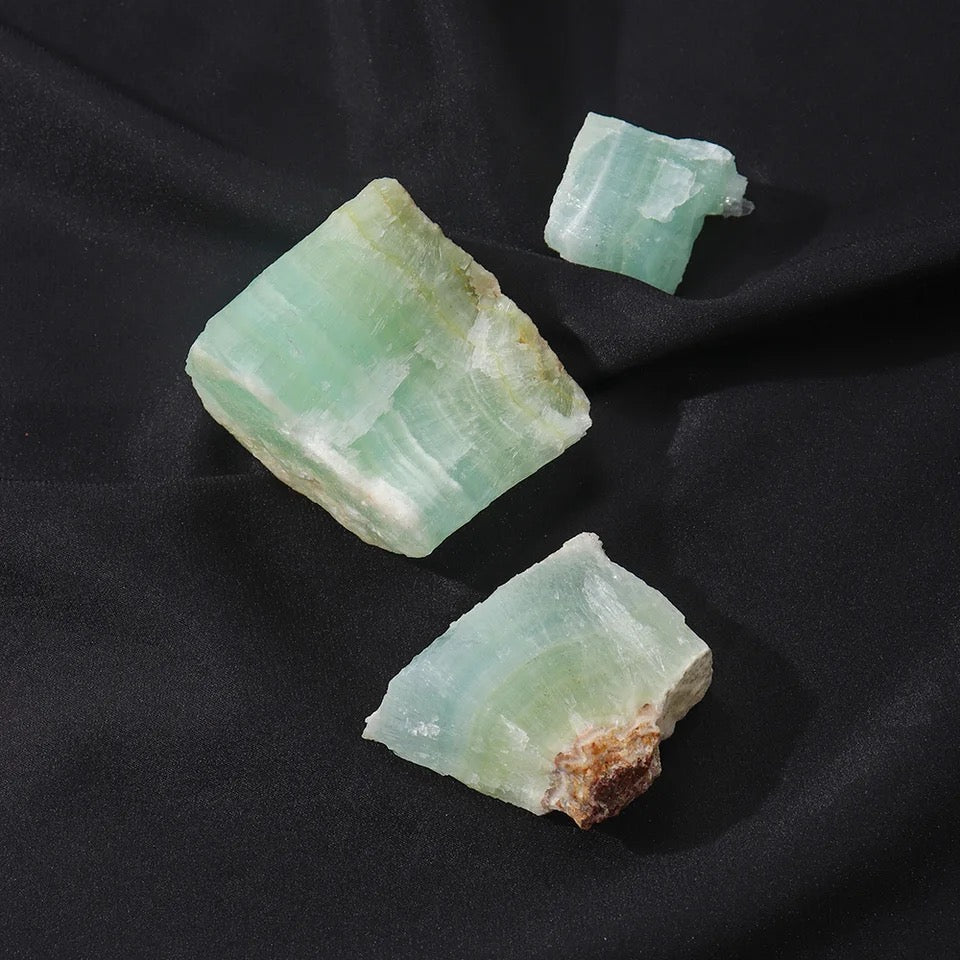 Natural Raw Caribbean Calcite Stone - Healing Crystal for Joy, Relaxation & Positive Energy | Meditation, Home Decor, Reiki Healing, Spiritual Gifts