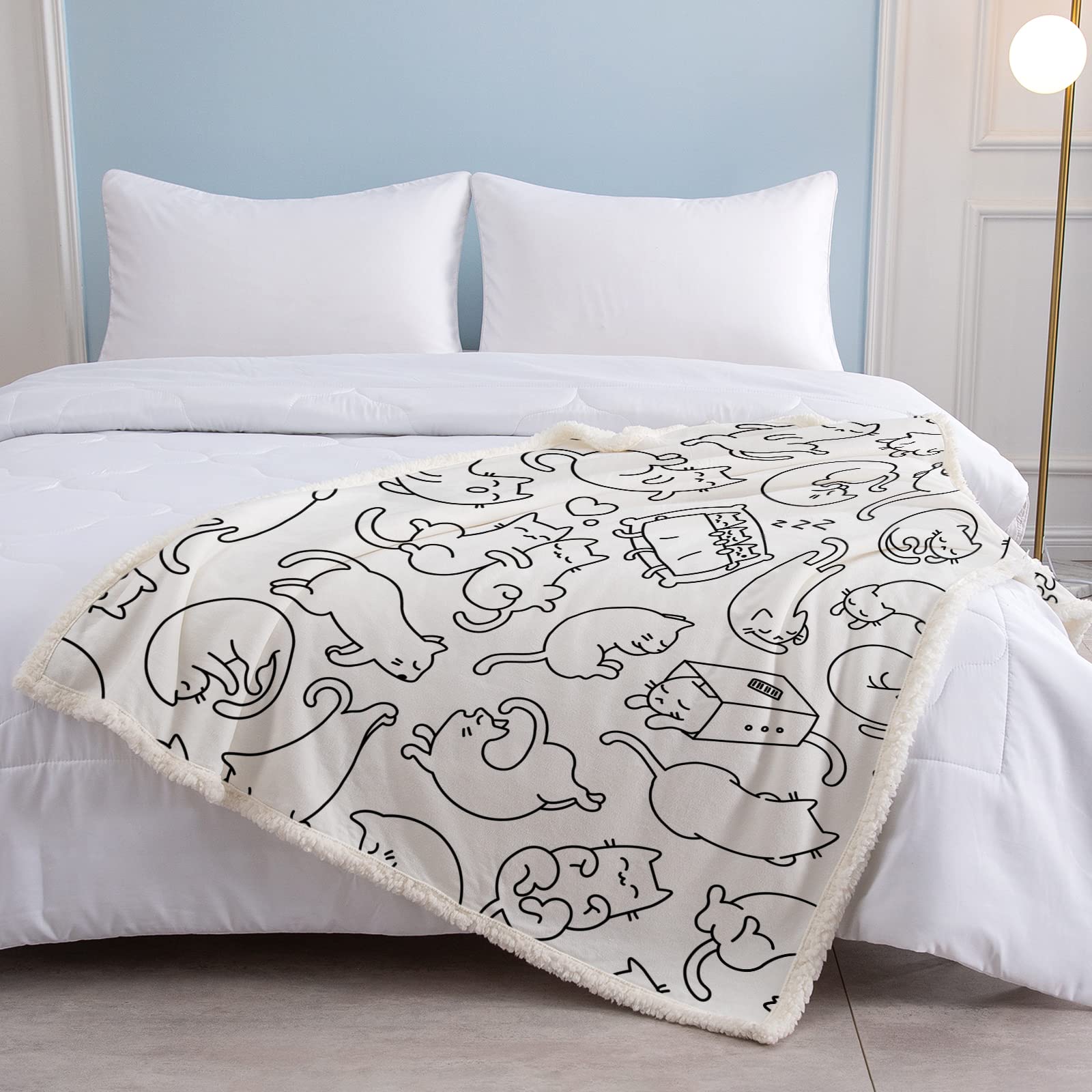 SOULZZZ Mini Cats Pattern Throw Blanket - Super Soft Sherpa Fleece Blanket with Animal Print - Fluffy Plush Lightweight Cozy Blanket for Adults, Kids & Teens - Perfect for Sofa, Bed, Couch & Gift for Cat Lovers