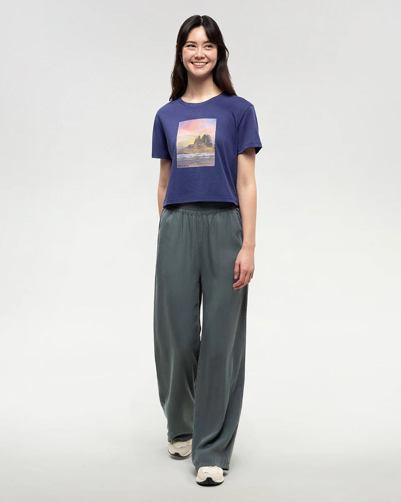 Women's Breakwater Crop T-Shirt - Soft & Comfortable Short Sleeve Top for Casual Wear, Workouts & Summer Outfits