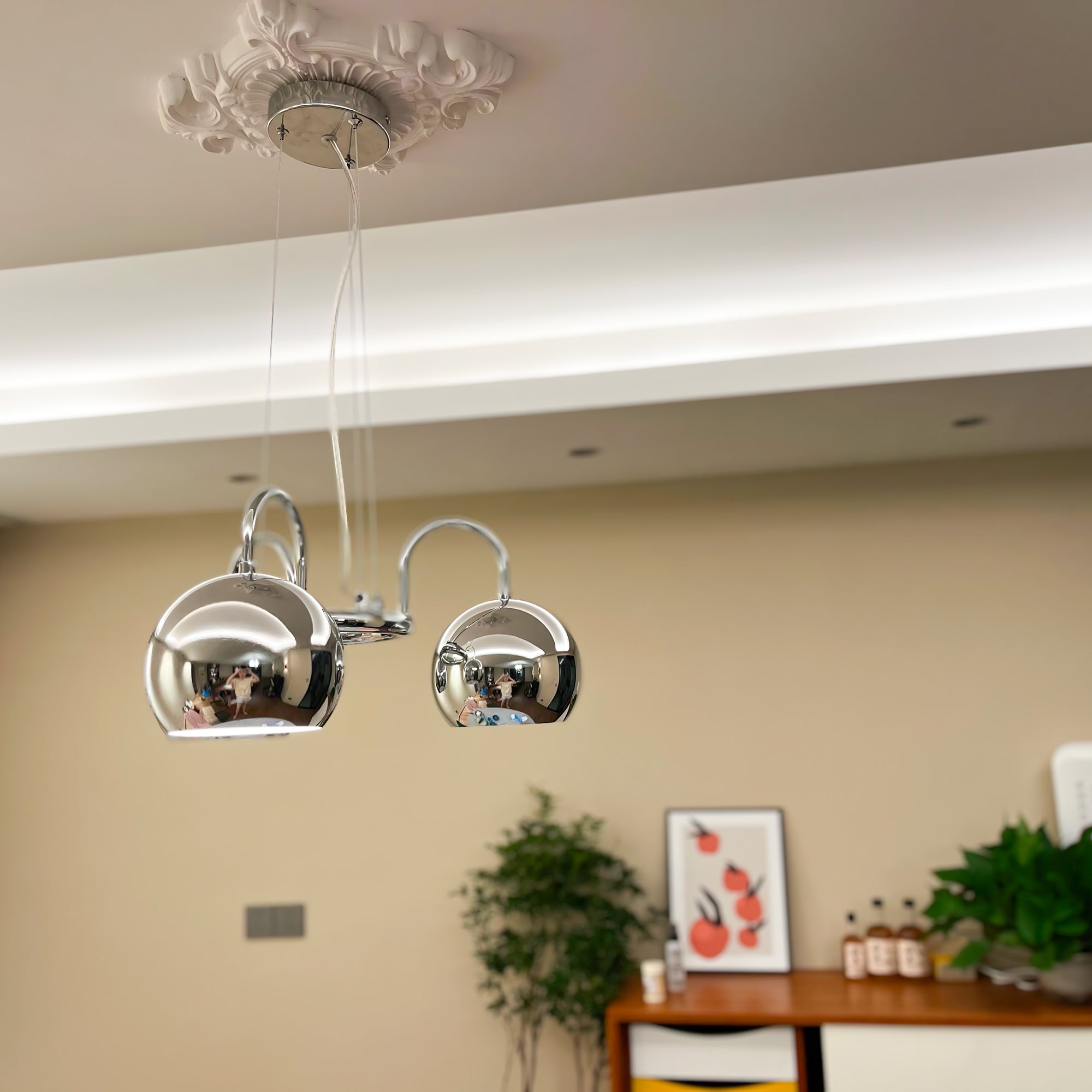Eyeball Chandeliers - Unique Gothic Halloween Decor for Home, Party & Haunted House Lighting - Spooky Eyeball Ceiling Light Fixture for Living Room, Dining Room & Bedroom