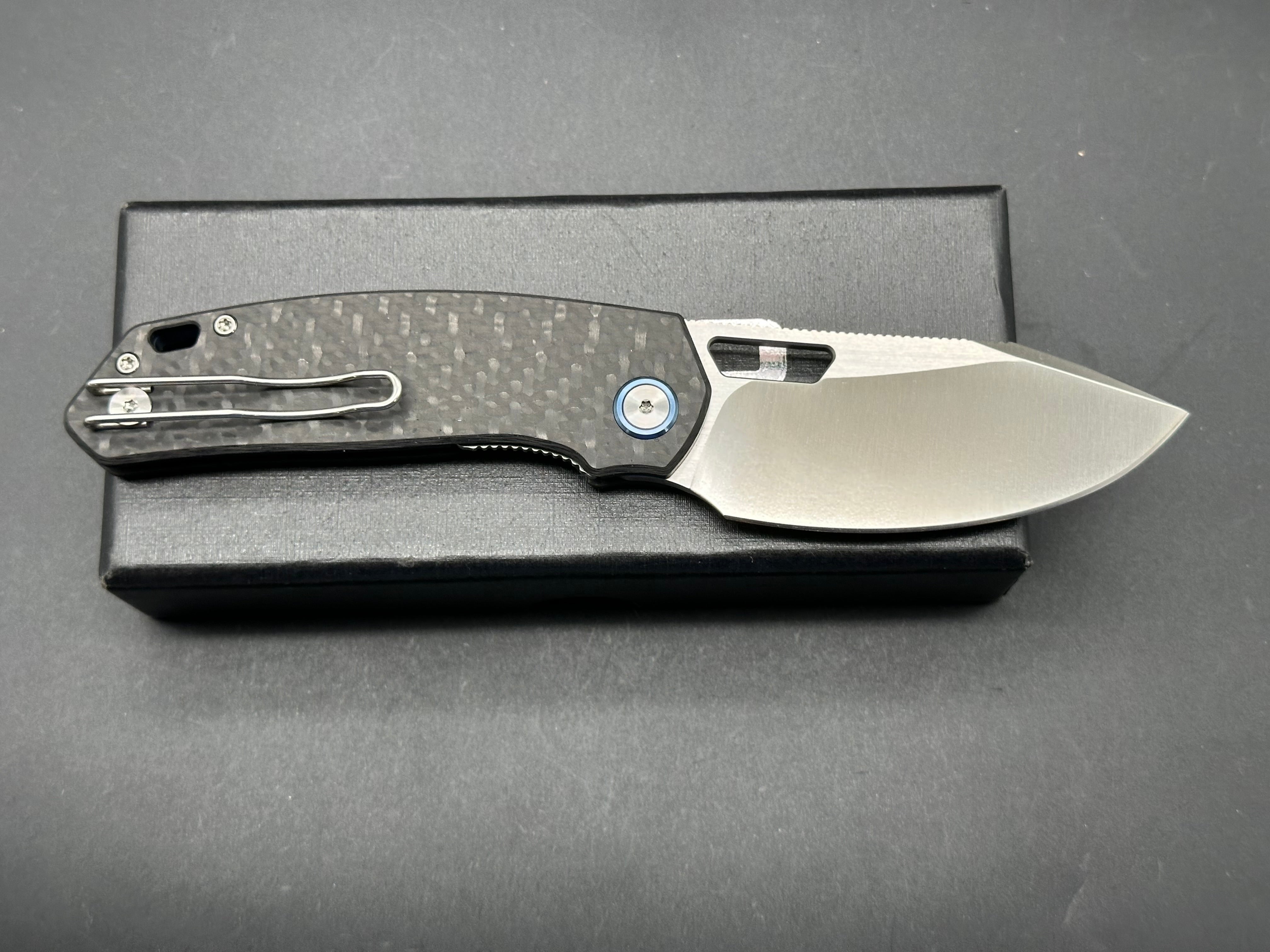 DIVO KNIVES GROWLER V2 Pocket Knife - 154CM Satin Plain Edge Blade with Carbon Fiber Handle - EDC Folding Knife for Camping, Hiking & Outdoor Adventures