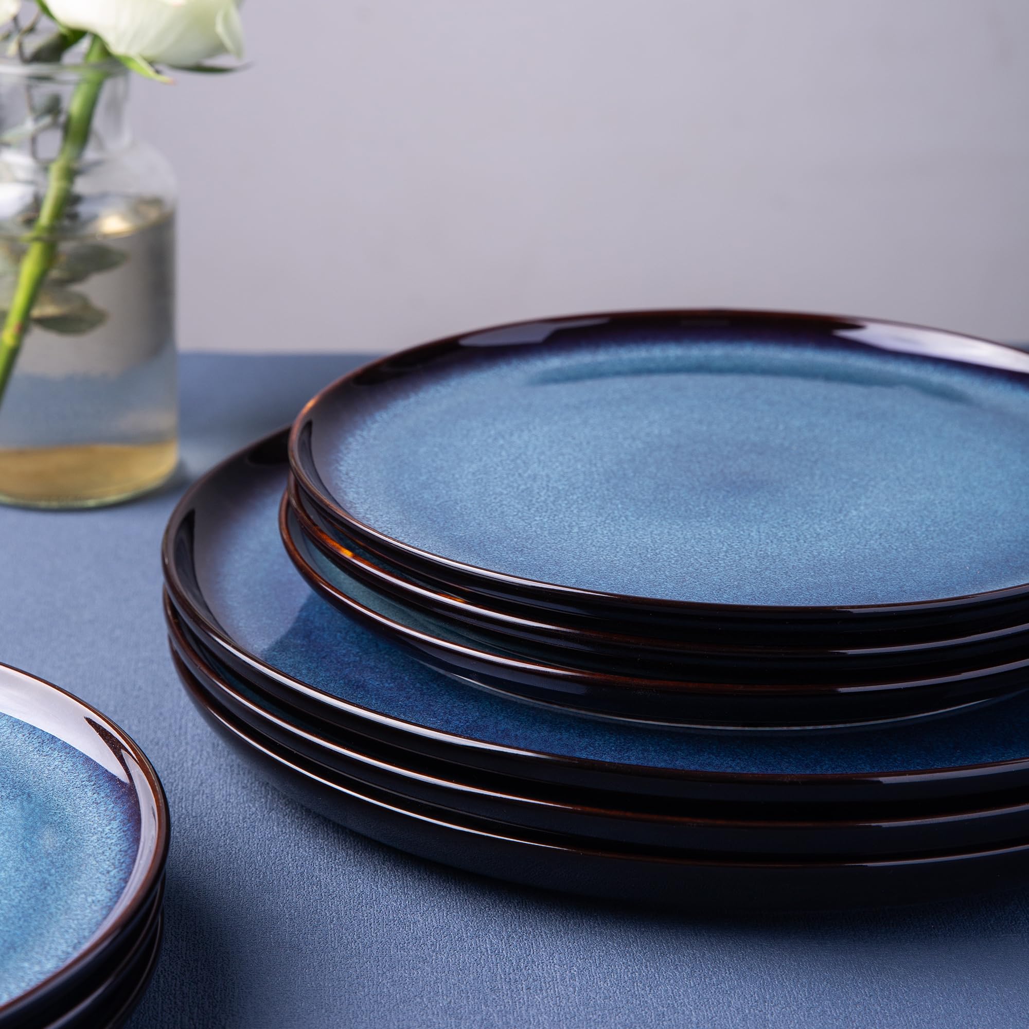 4-Pack 10.5 Inch Ceramic Dinner Plates Set - Reactive Glaze Porcelain Dishes, Microwave & Dishwasher Safe, Scratch Resistant Modern Dinnerware - Perfect for Home Dining, Restaurants & Entertaining (Blue)