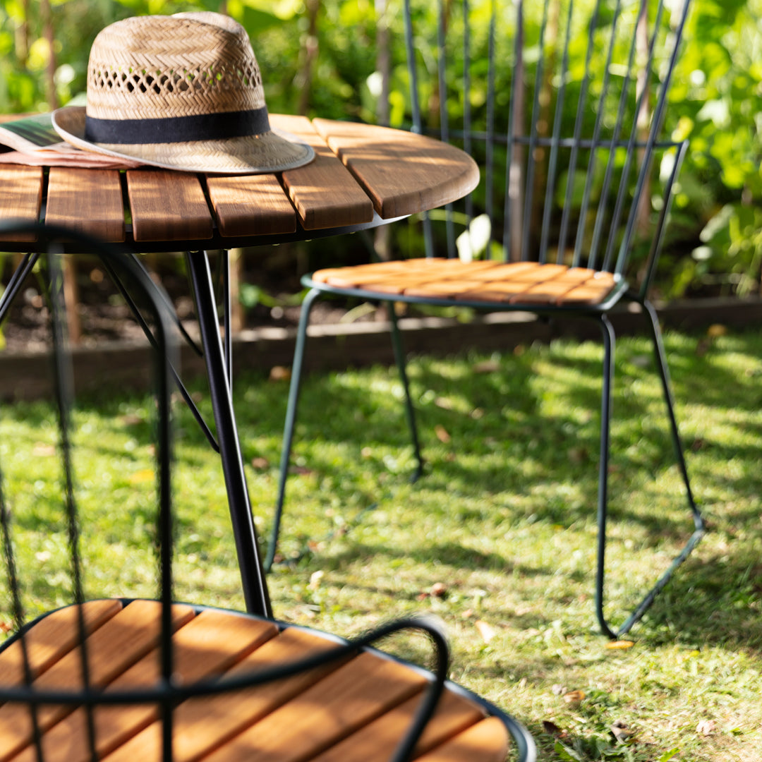 Circular Outdoor Cafe Table - Weather-Resistant Patio Dining Set for Garden, Backyard & Restaurant Use - Perfect for Al Fresco Dining & Outdoor Entertaining
